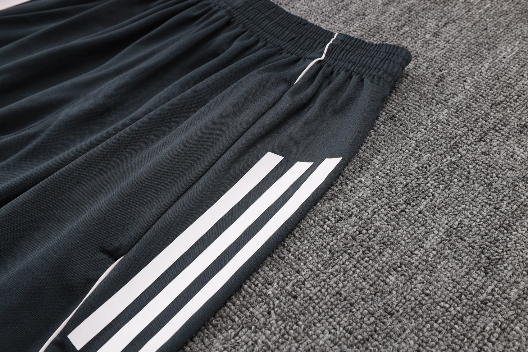 Real Madrid Training Jersey Kit Gray 2025/26 - Image 2