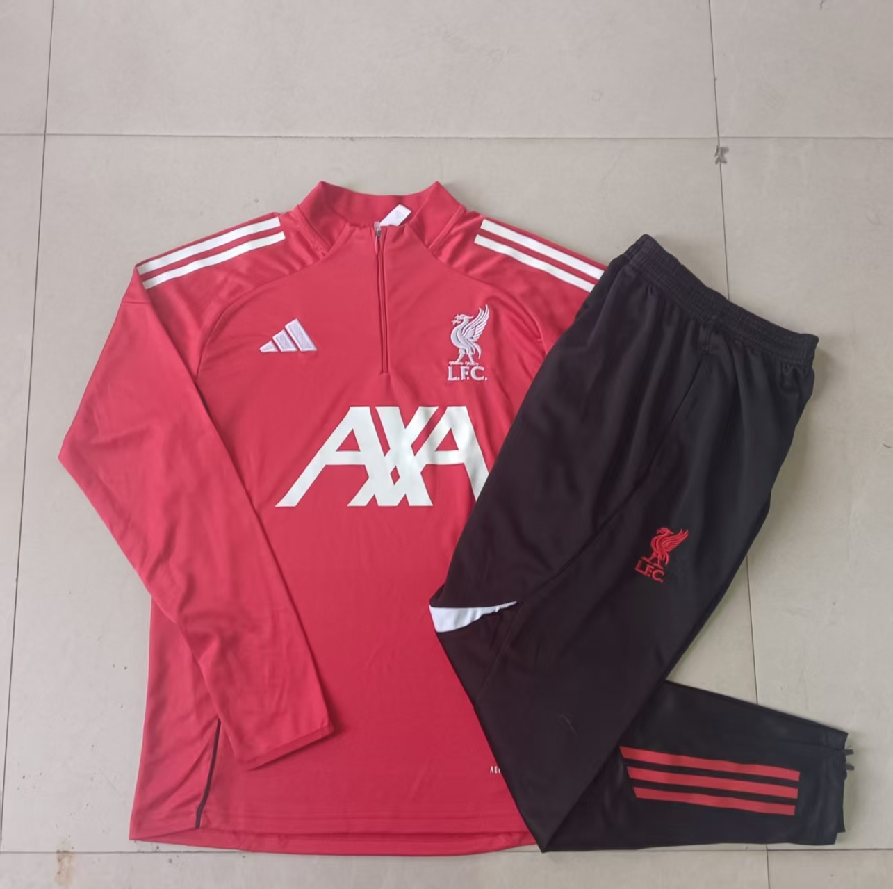 Kids Liverpool Training Kit (Sweatshirt+Pants) Red 2025/26 - Image 2