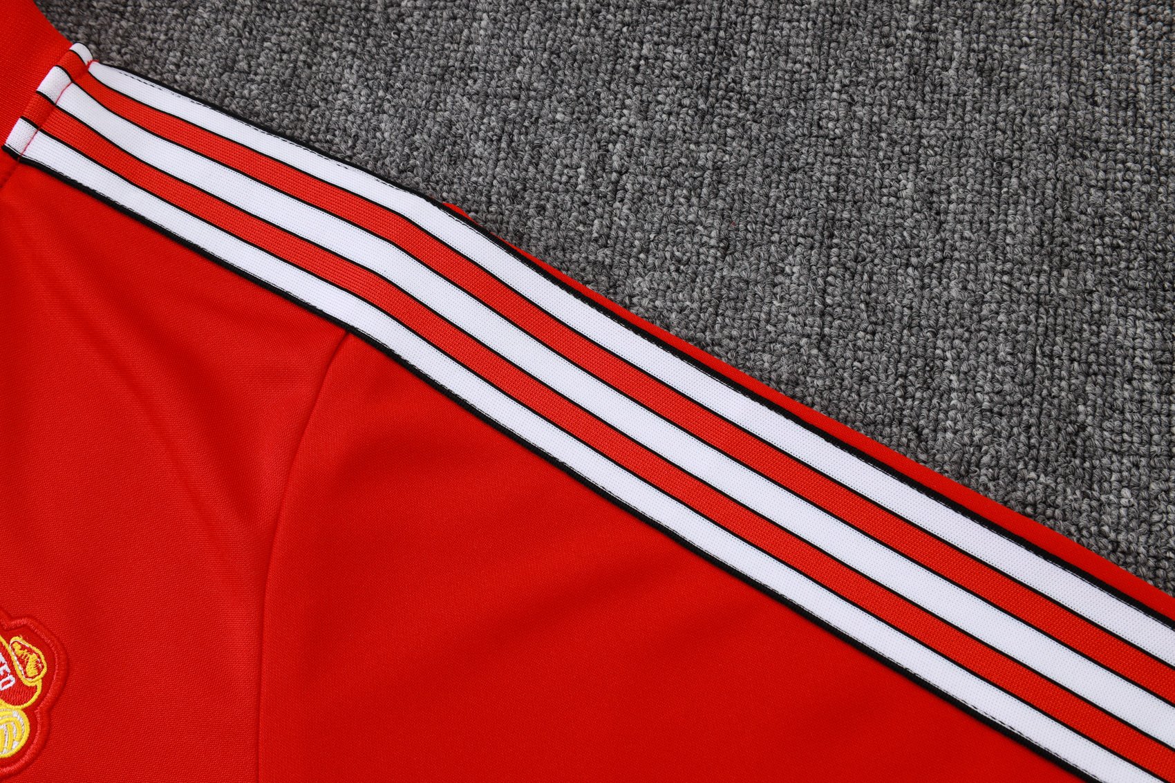 Manchester United Training Kit (Jacket+Pants) Red 2025/26 - Image 2