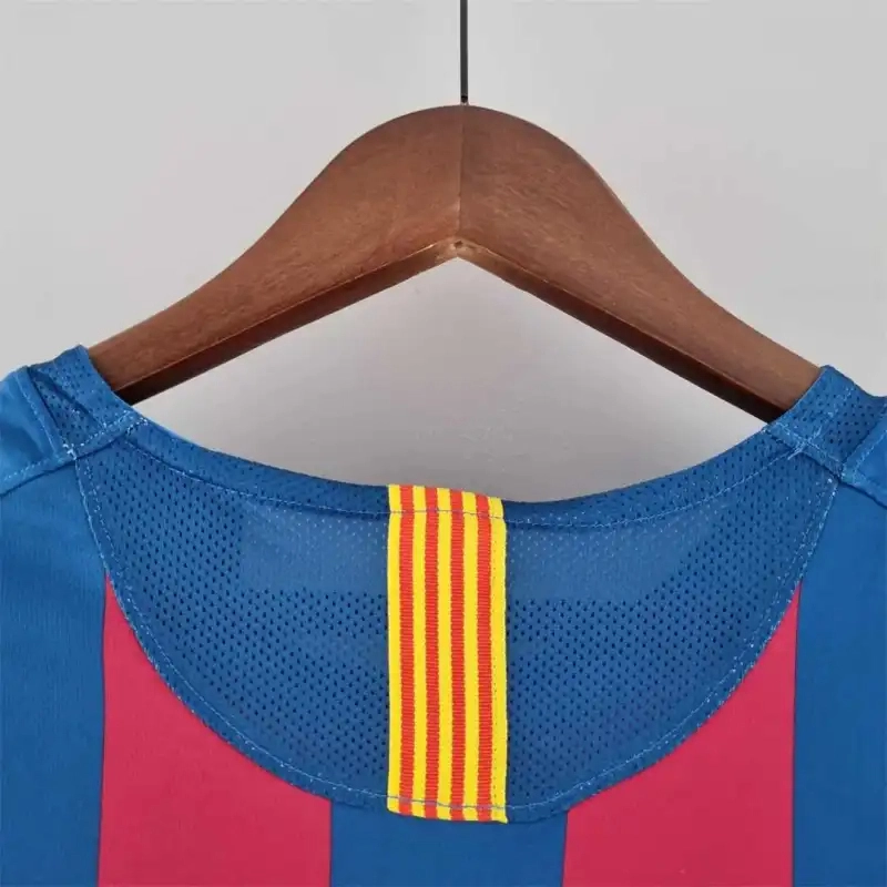 Barcelona Retro Jersey Home Long Sleeve Soccer Shirt 2005-06 - Image 4
