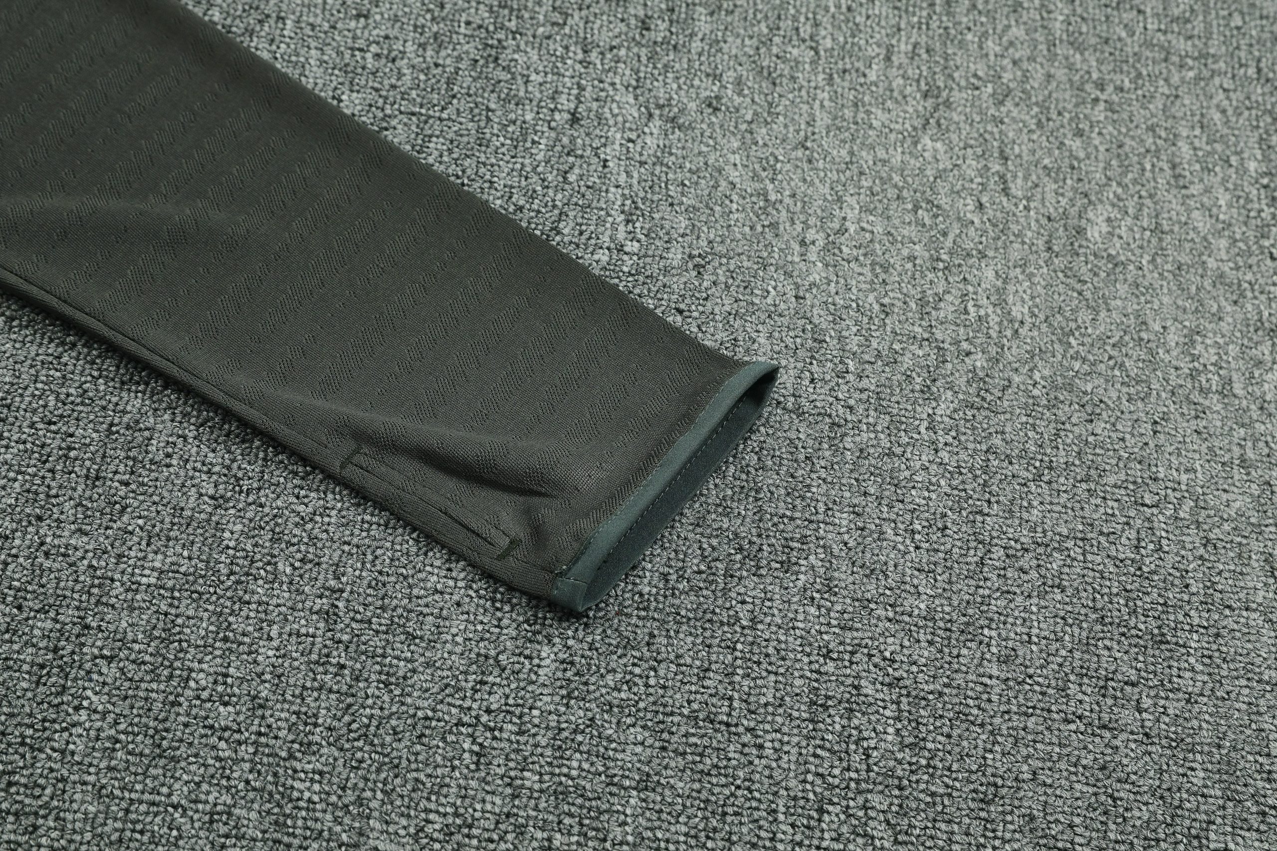 Real Madrid Training Kit (Sweatshirt+Pants) Light Green 2025/26 - Player Version - Image 4