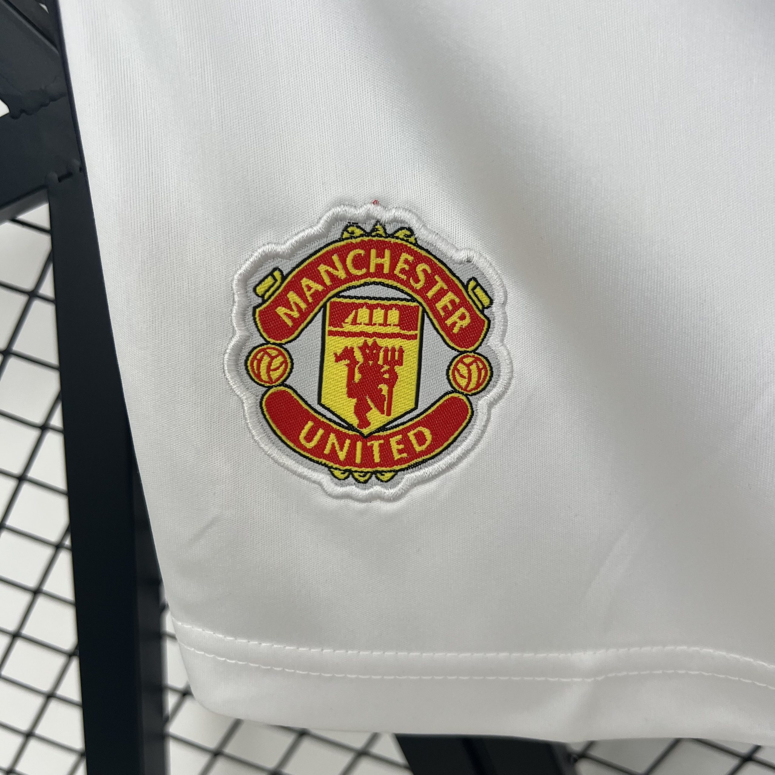Manchester United Home Football Jersey Shorts 2025/26 - Image 5