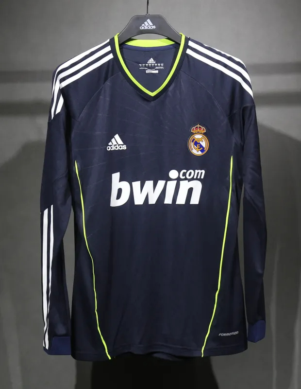 Real Madrid Retro Jersey Away Long Sleeve Soccer Shirt 2010/11 - Image 4