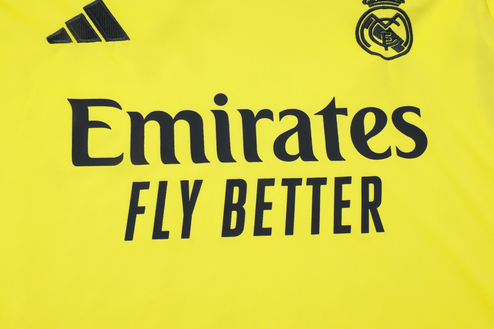 Real Madrid Sleeveless Training Kit Yellow 2025/26 - Image 3