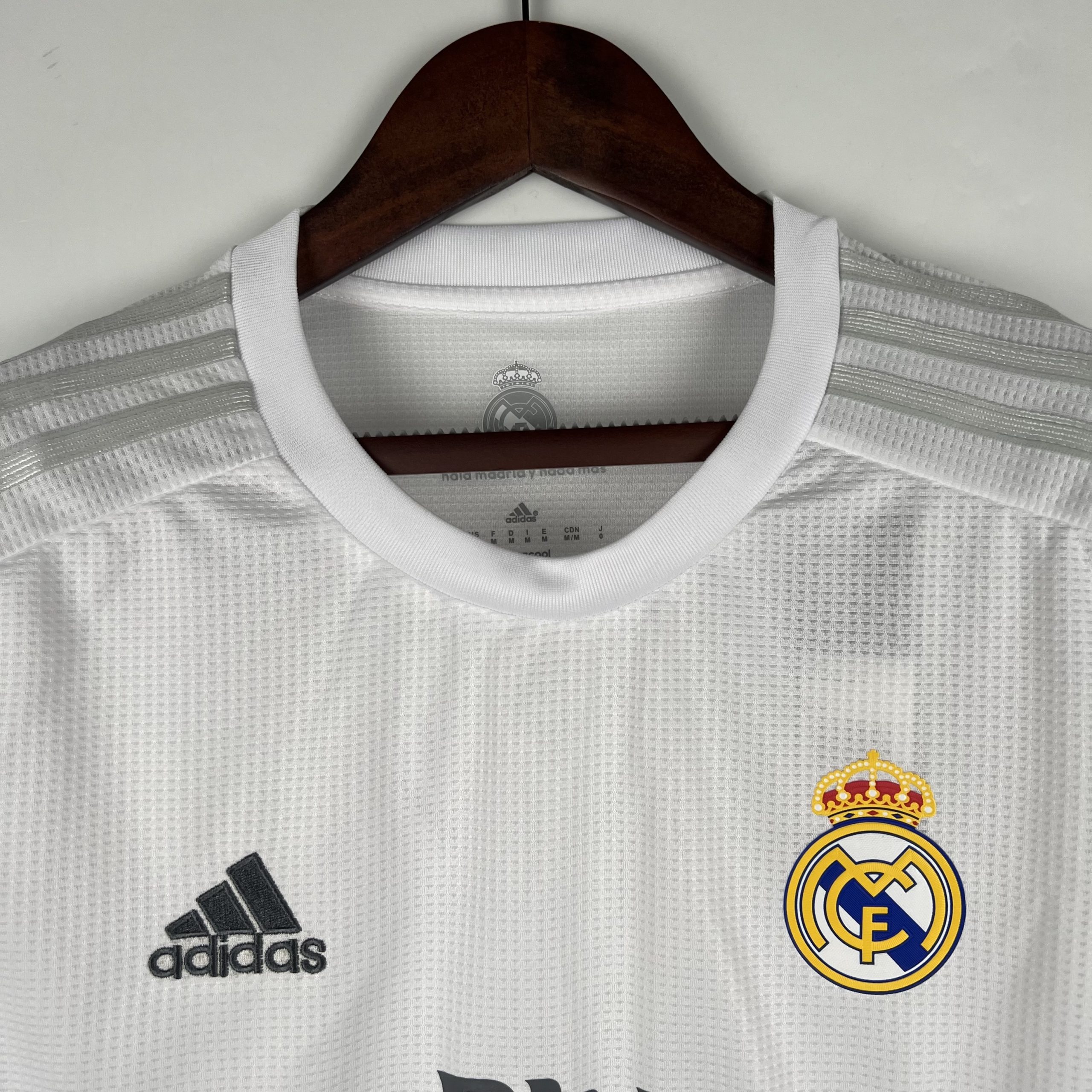 Real Madrid Retro Jersey Home Long Sleeve Custom Soccer Shirt 2015/16 - Image 4