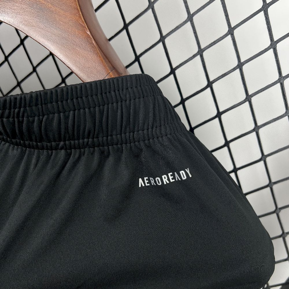 Manchester United Home Football Jersey Shorts 2025/26 - Image 2