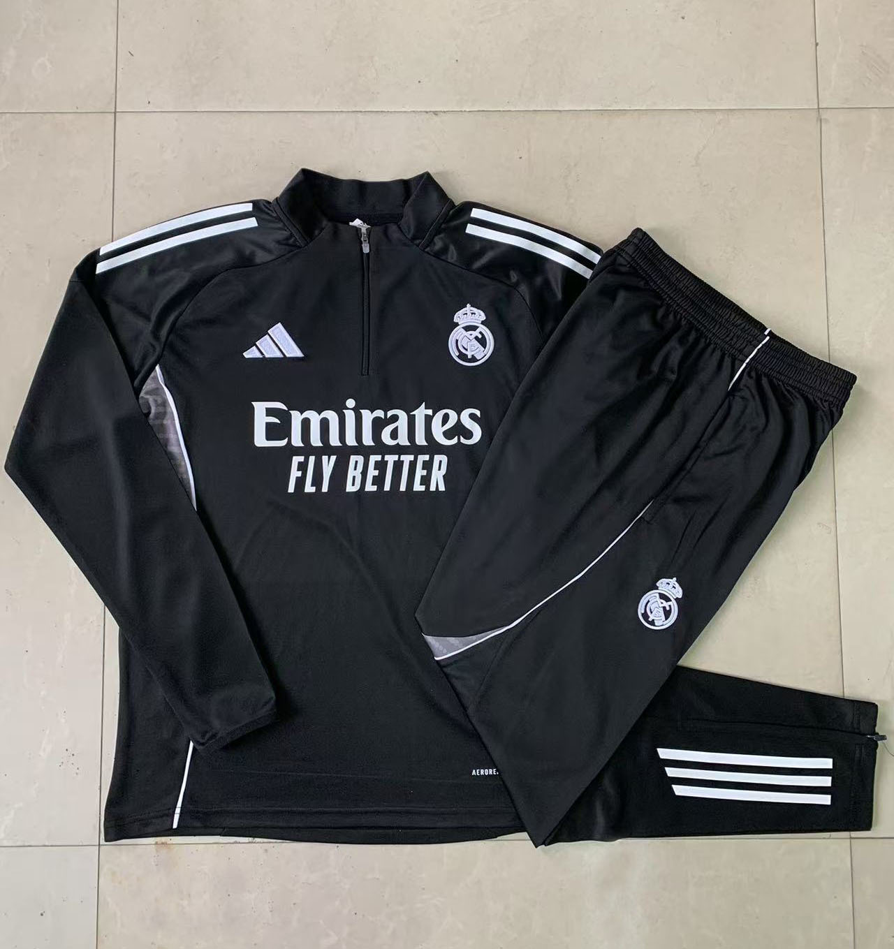 Kids Real Madrid Training Kit (Sweatshirt+Pants) Black 2025/26 - Image 2