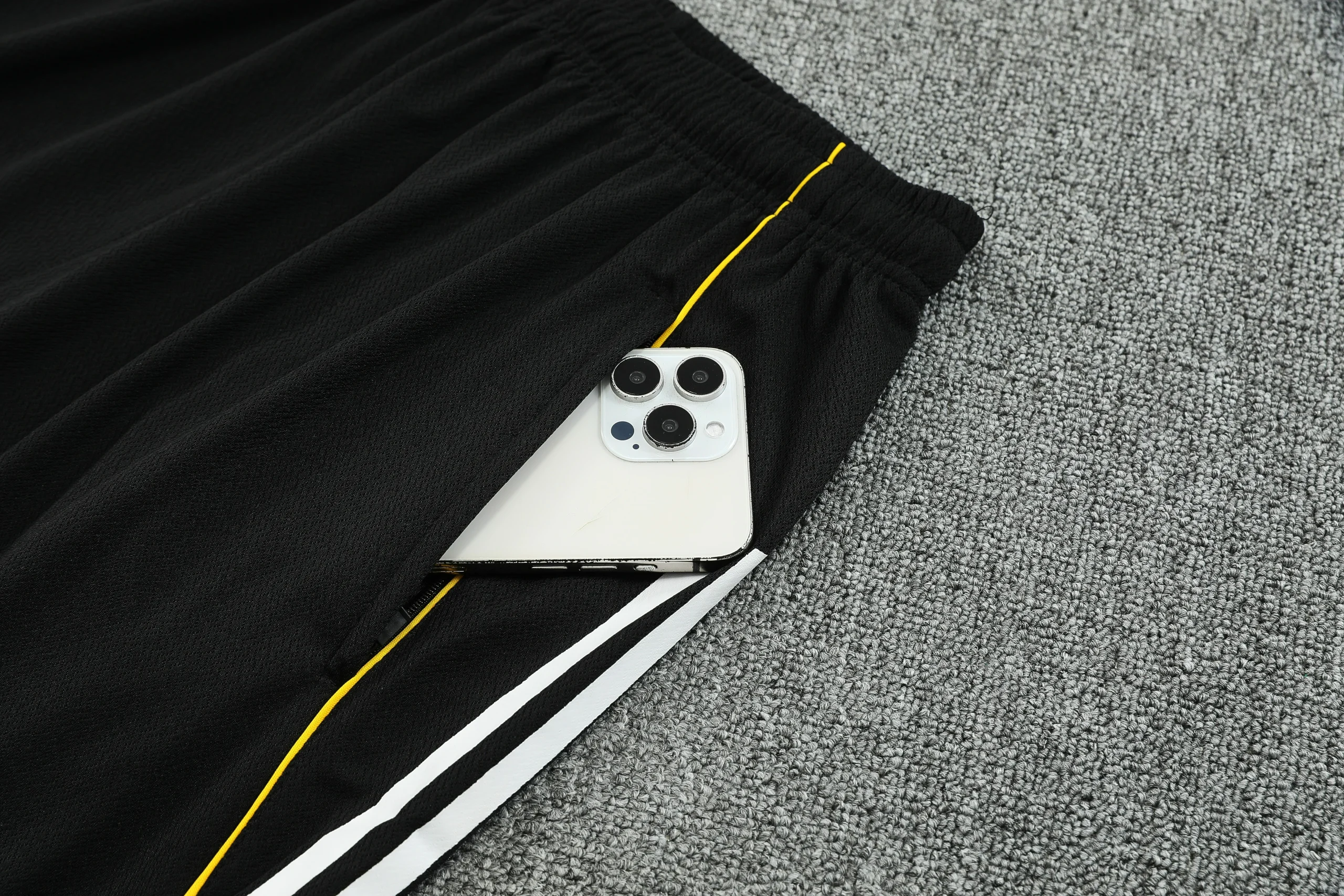 Real Madrid Training Jersey Kit White 2025/26 - Image 4