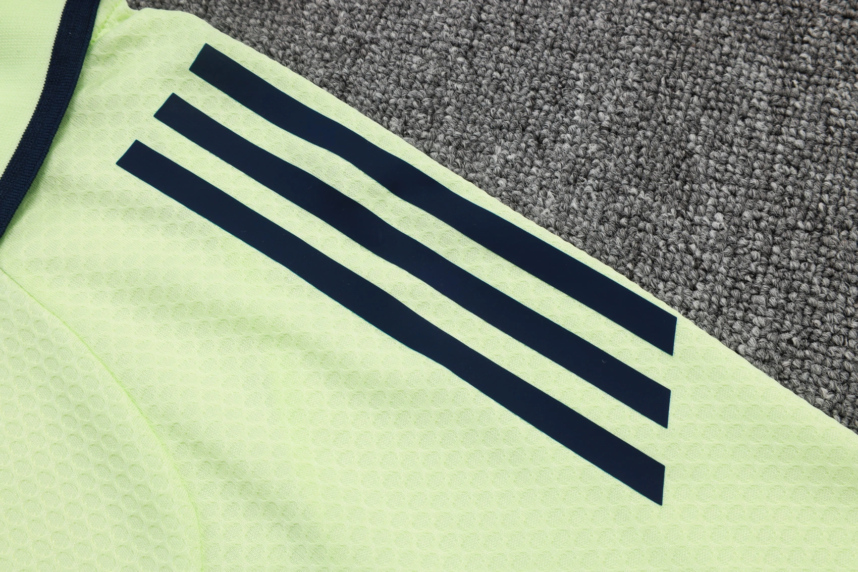 Real Madrid Training Kit (Polo+Pants) Green 2025/26 - Image 4