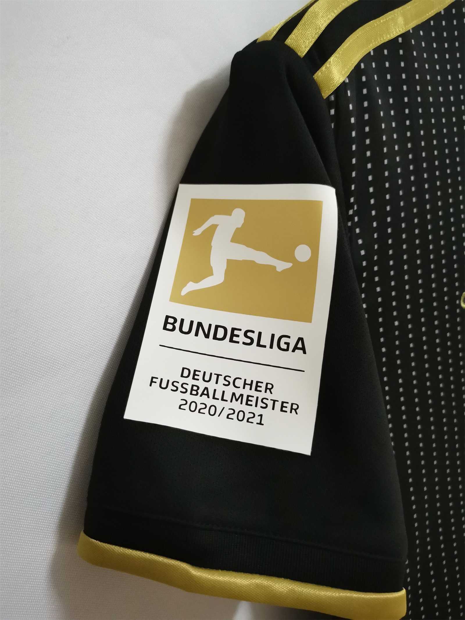 Bayern Munich Retro Jersey Away Soccer Shirt 2021/22 - Image 5