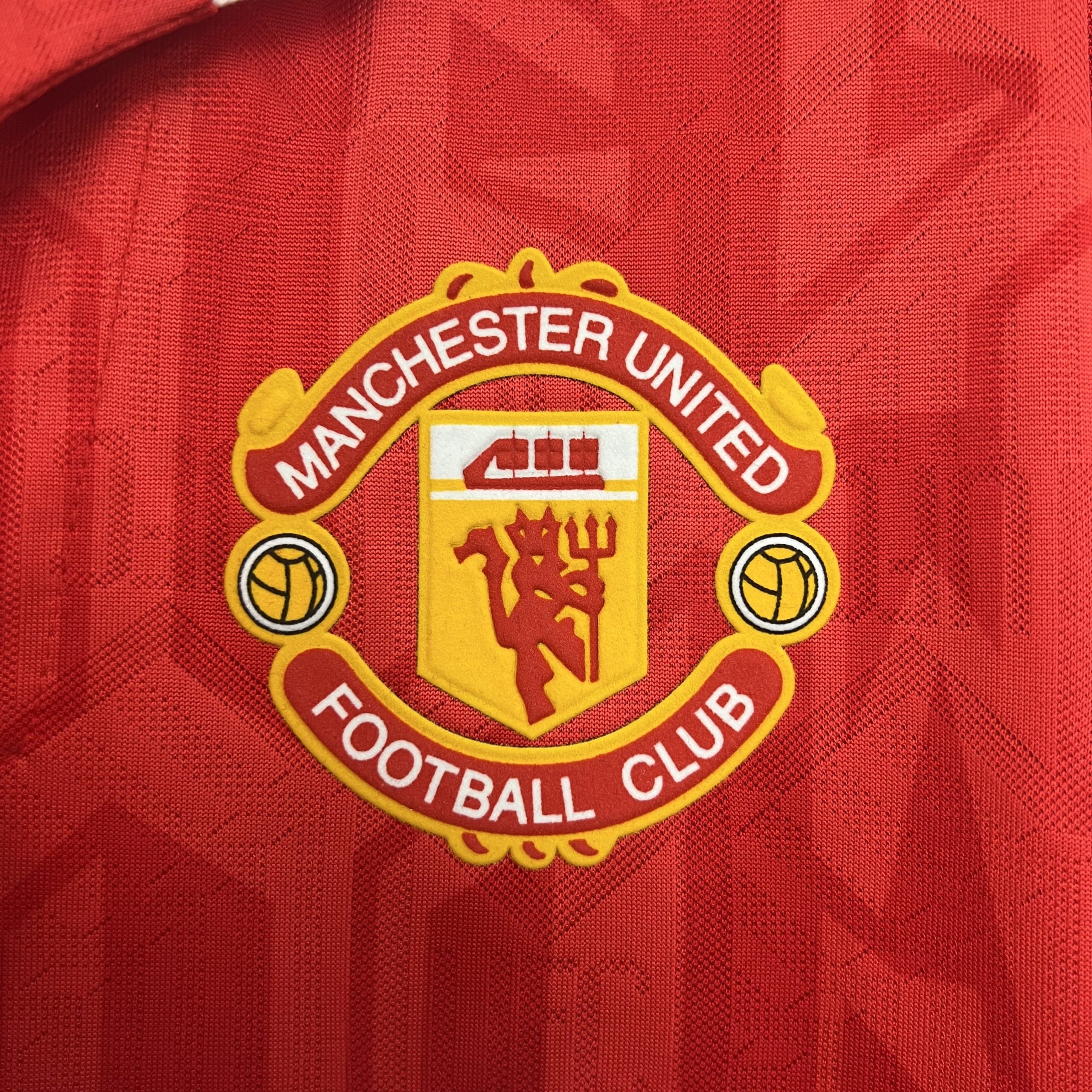 Manchester United Retro Home Long Sleeve Football Jersey Shirt 1992/94 - Image 4