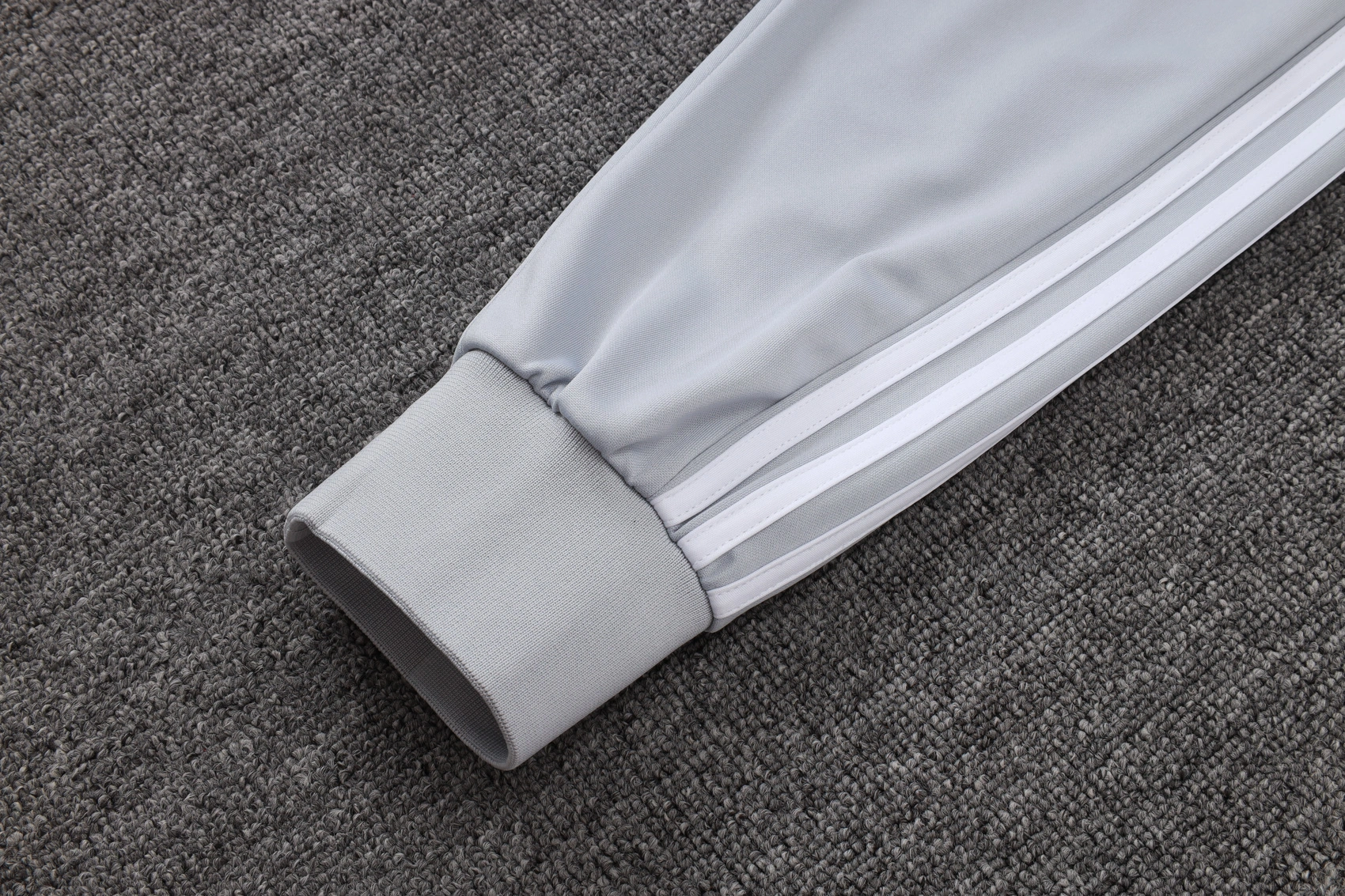 Real Madrid Training Kit (Jacket+Pants) White&Grey 2025/26 - Image 3