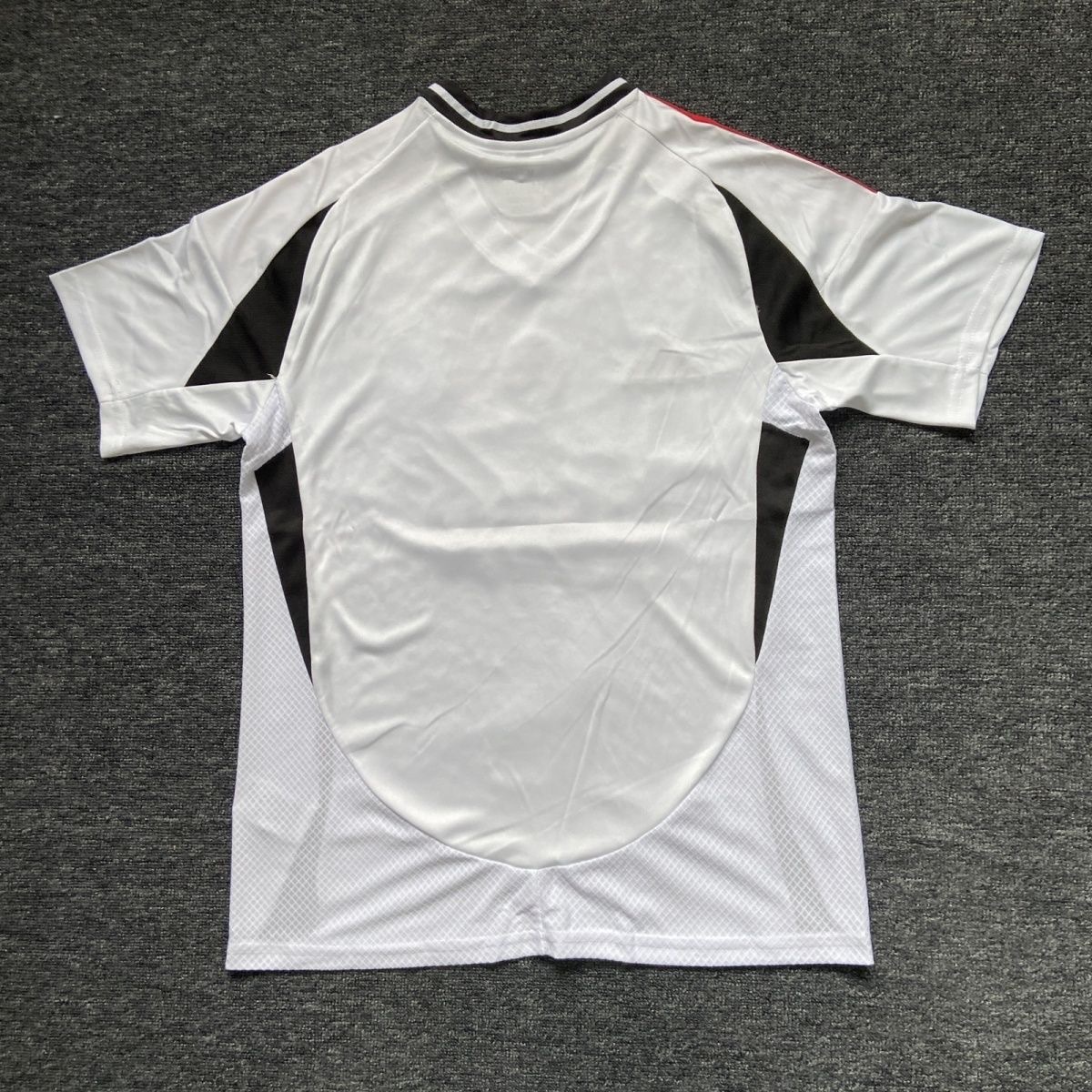 Beşiktaş Home Football Jersey Custom Shirt 2024/25 - Image 2