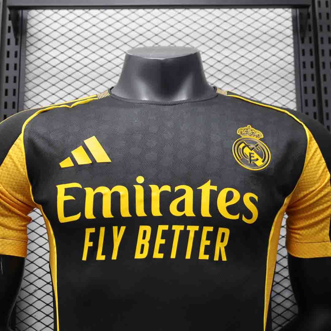 Real Madrid Soccer Jersey Golden Special Edition Shirt 2025/26 - Image 3
