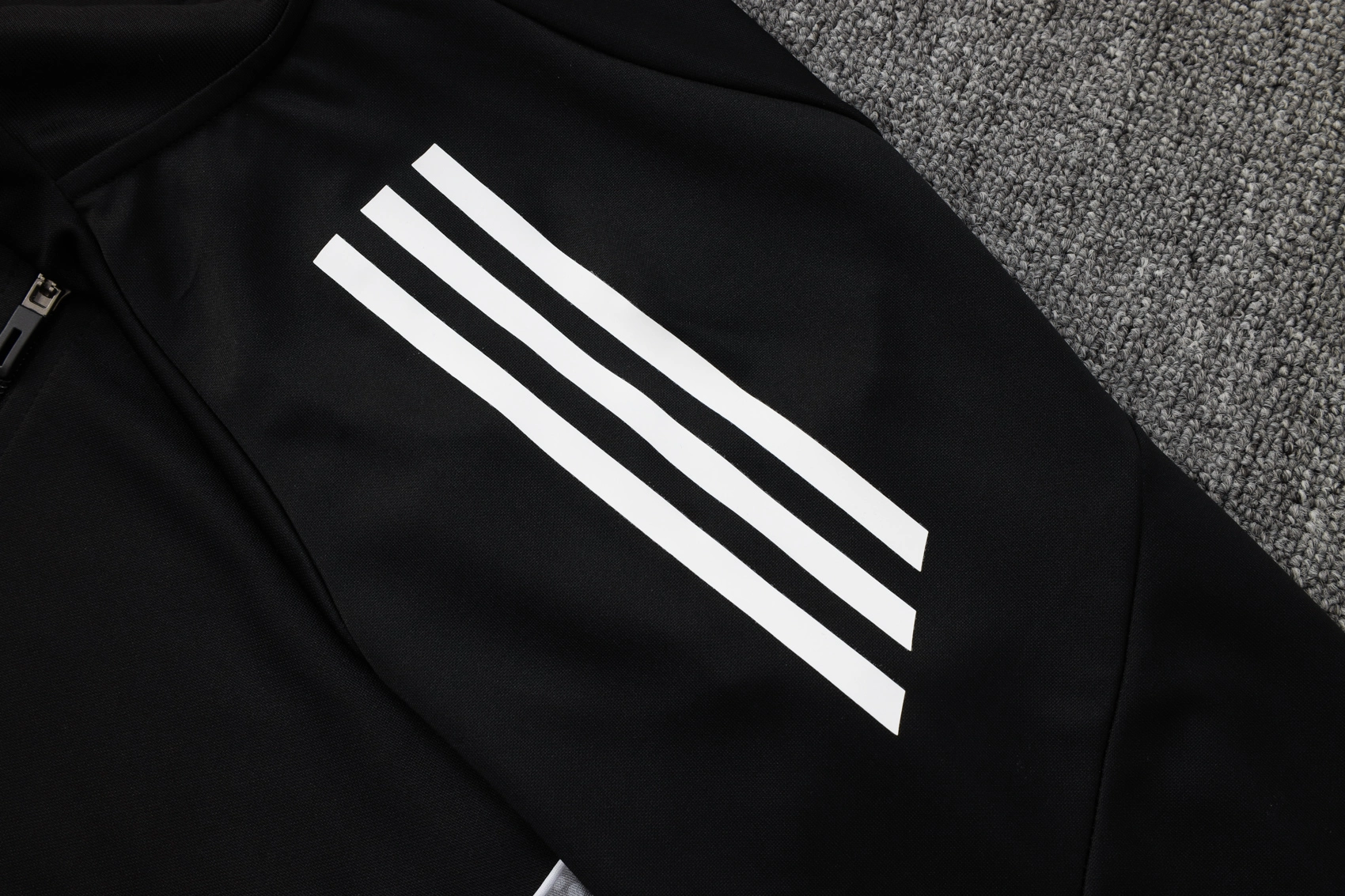 Real Madrid Training Kit (Jacket+Pants) Black 2025/26 - Image 6