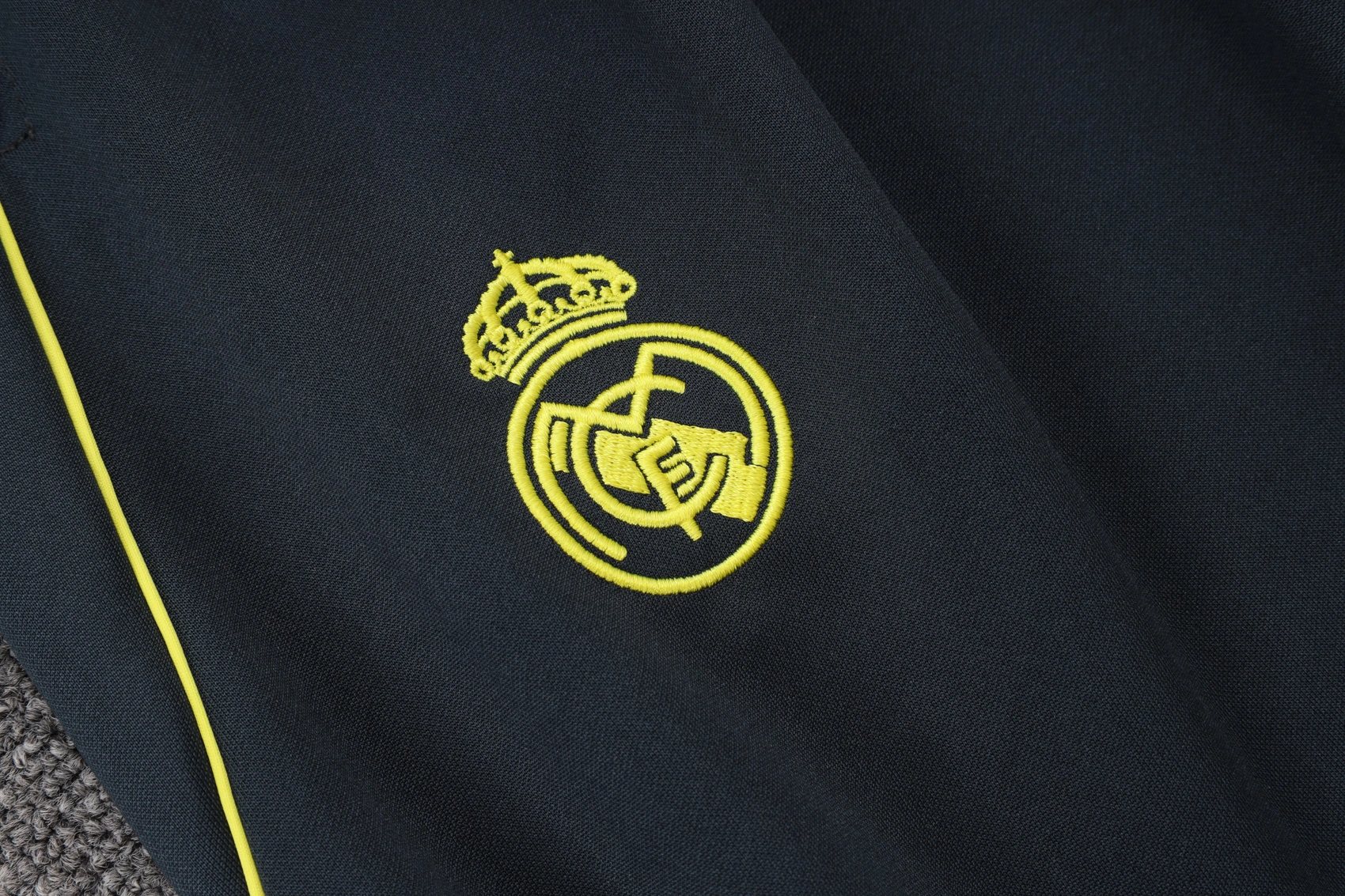 Real Madrid Training Kit (Jacket+Pants) Deep Grey 2025/26 - Image 3