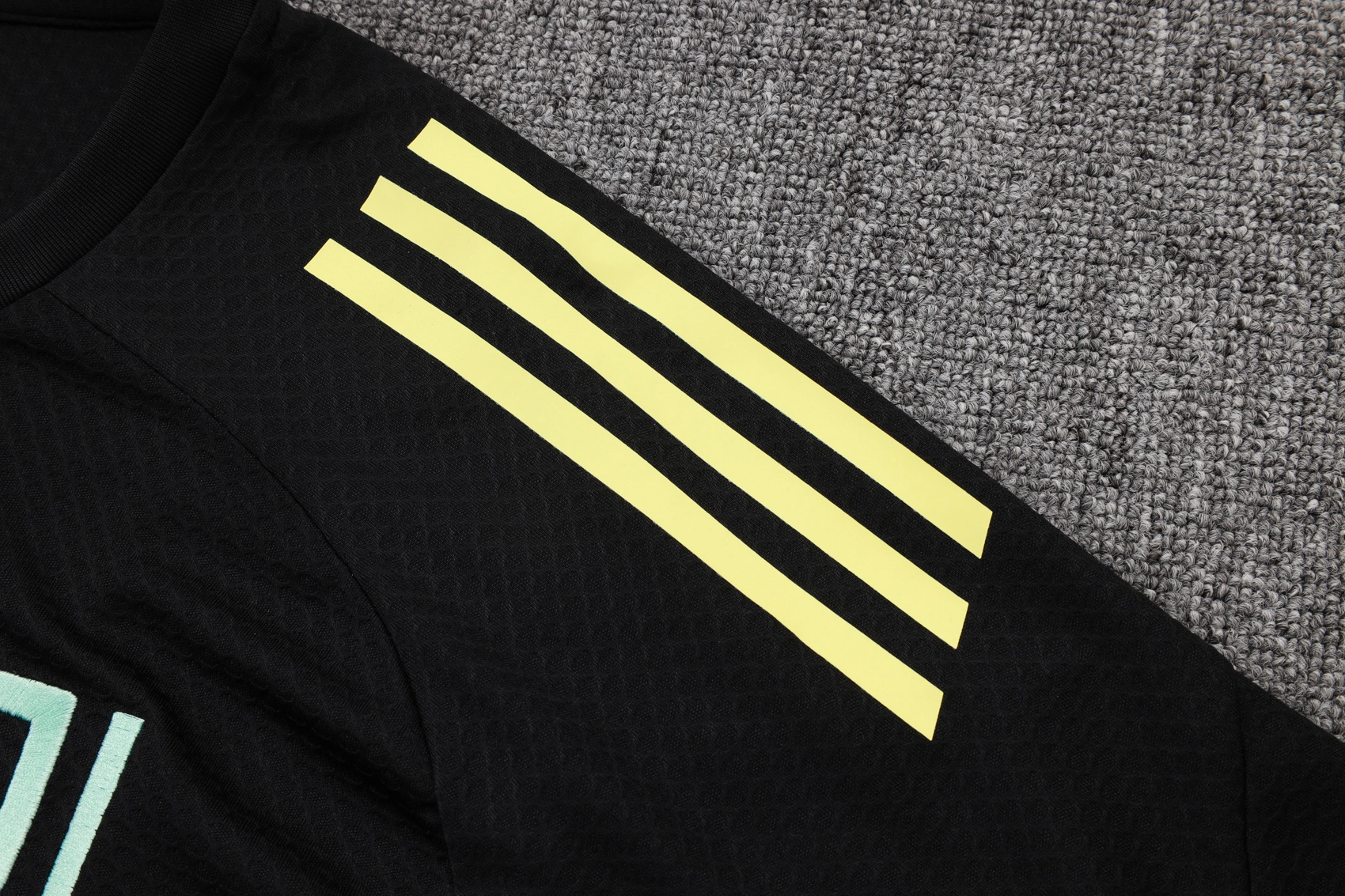 Juventus Training Jersey Kit Black 2025/26 - Image 3