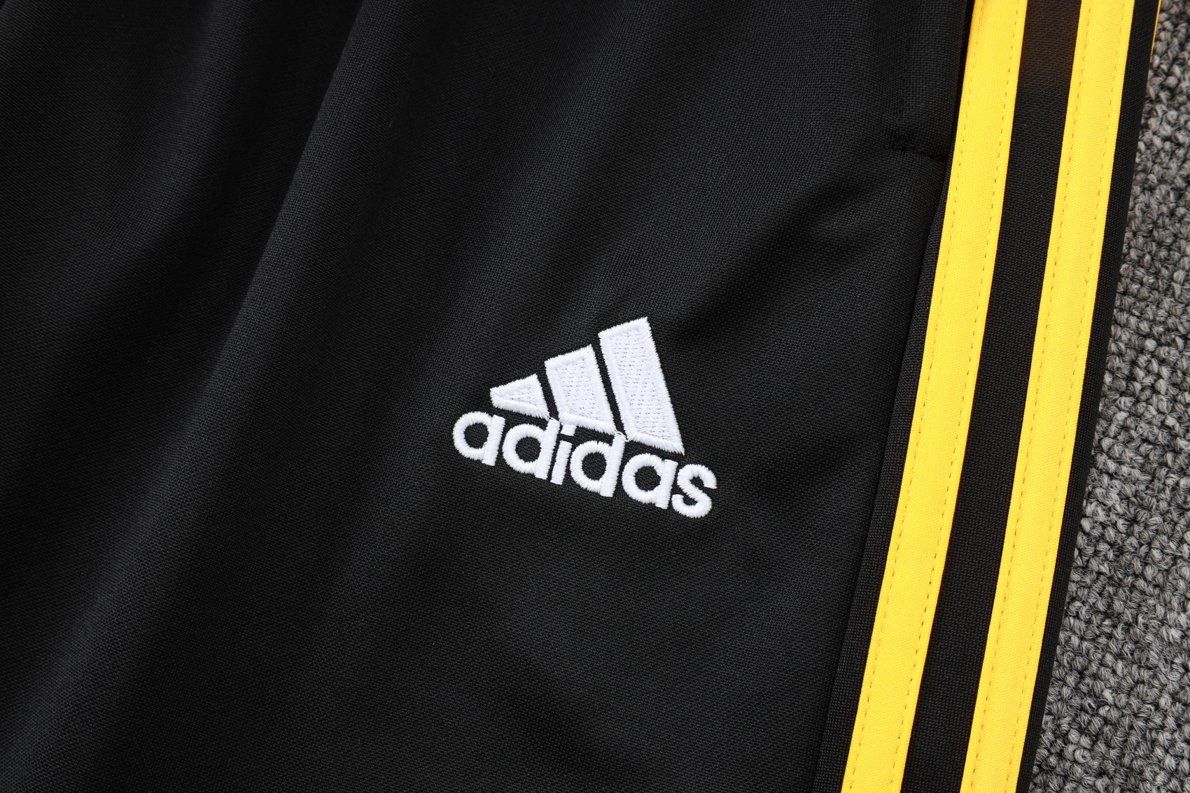 Real Madrid Training Kit (Jacket+Pants) Black 2025/26 - Image 4