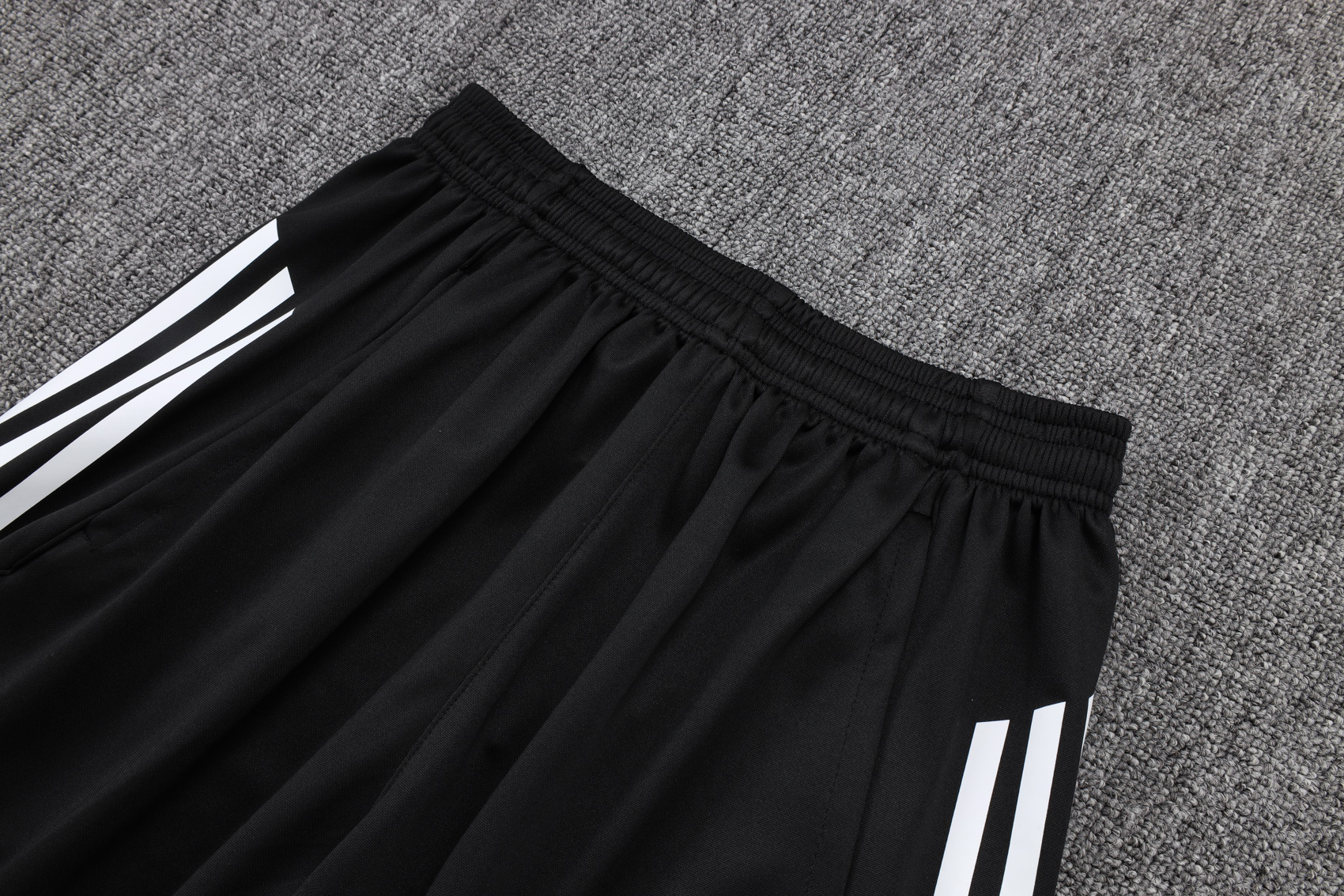 Manchester United Sleeveless Training Kit Purple 2025/26 - Image 4