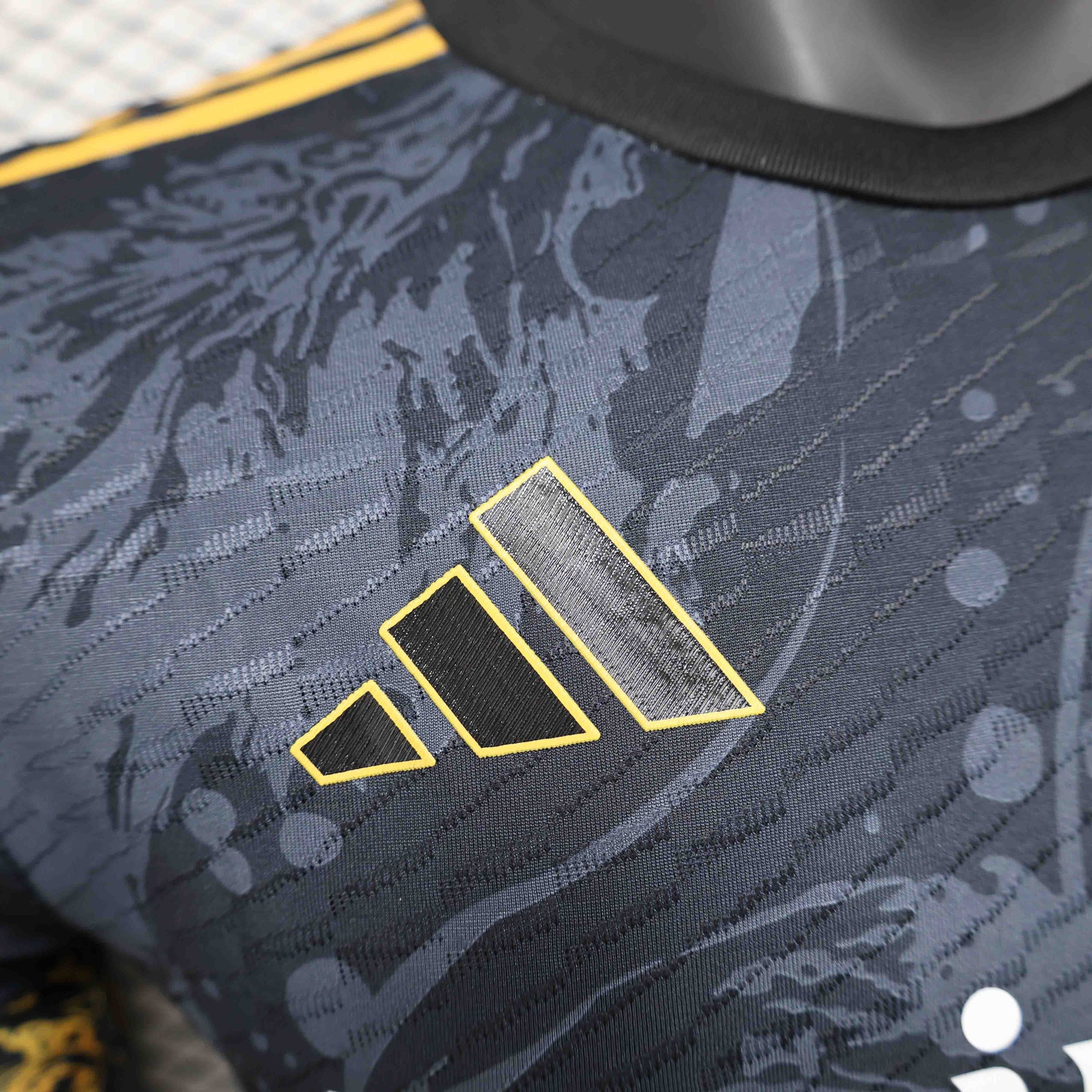 Real Madrid Soccer Jersey Golden Dragon Special Edition Shirt 2024/25 - Image 5