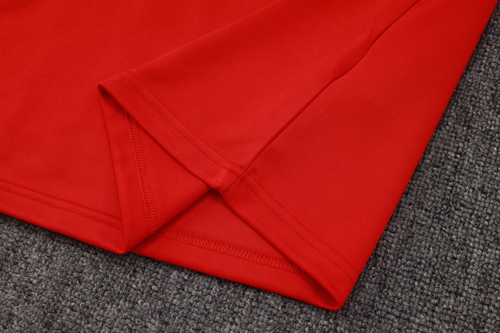 Liverpool Training Kit (Sweatshirt+Pants) Red 2025/26 - Image 5