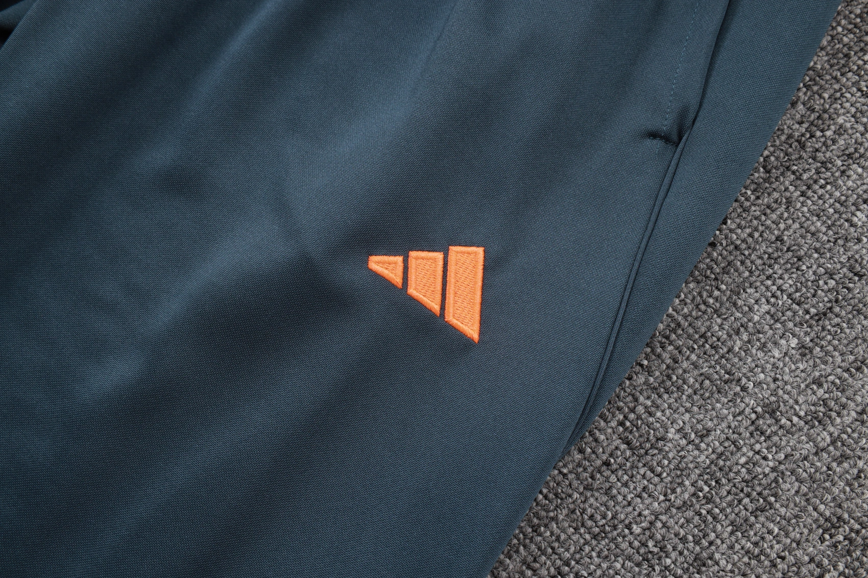 Arsenal Training Kit (Jacket+Pants) Deep Grey 2025/26 - Image 3