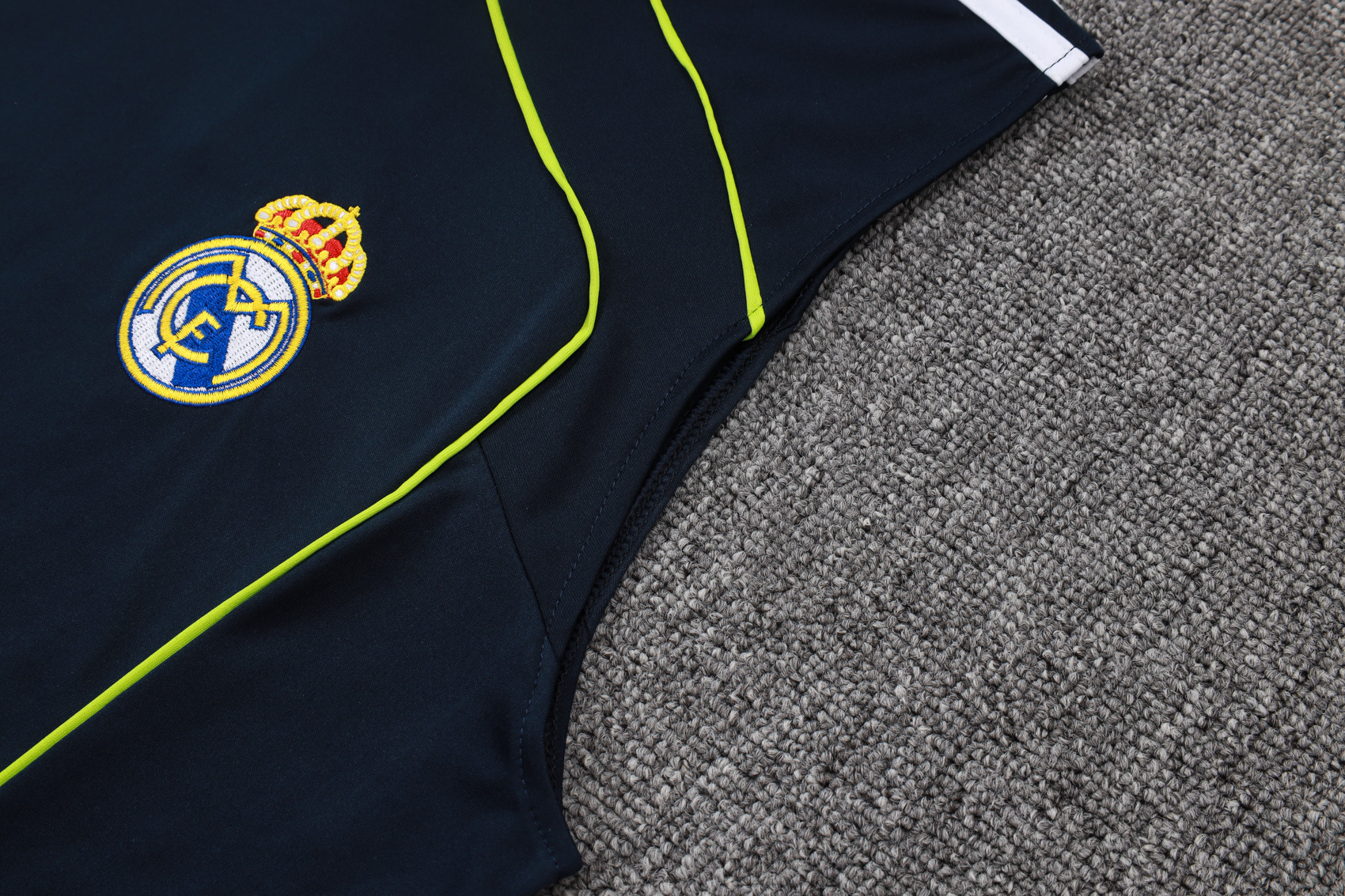 Real Madrid Sleeveless Training Kit 2025/26 - Image 2