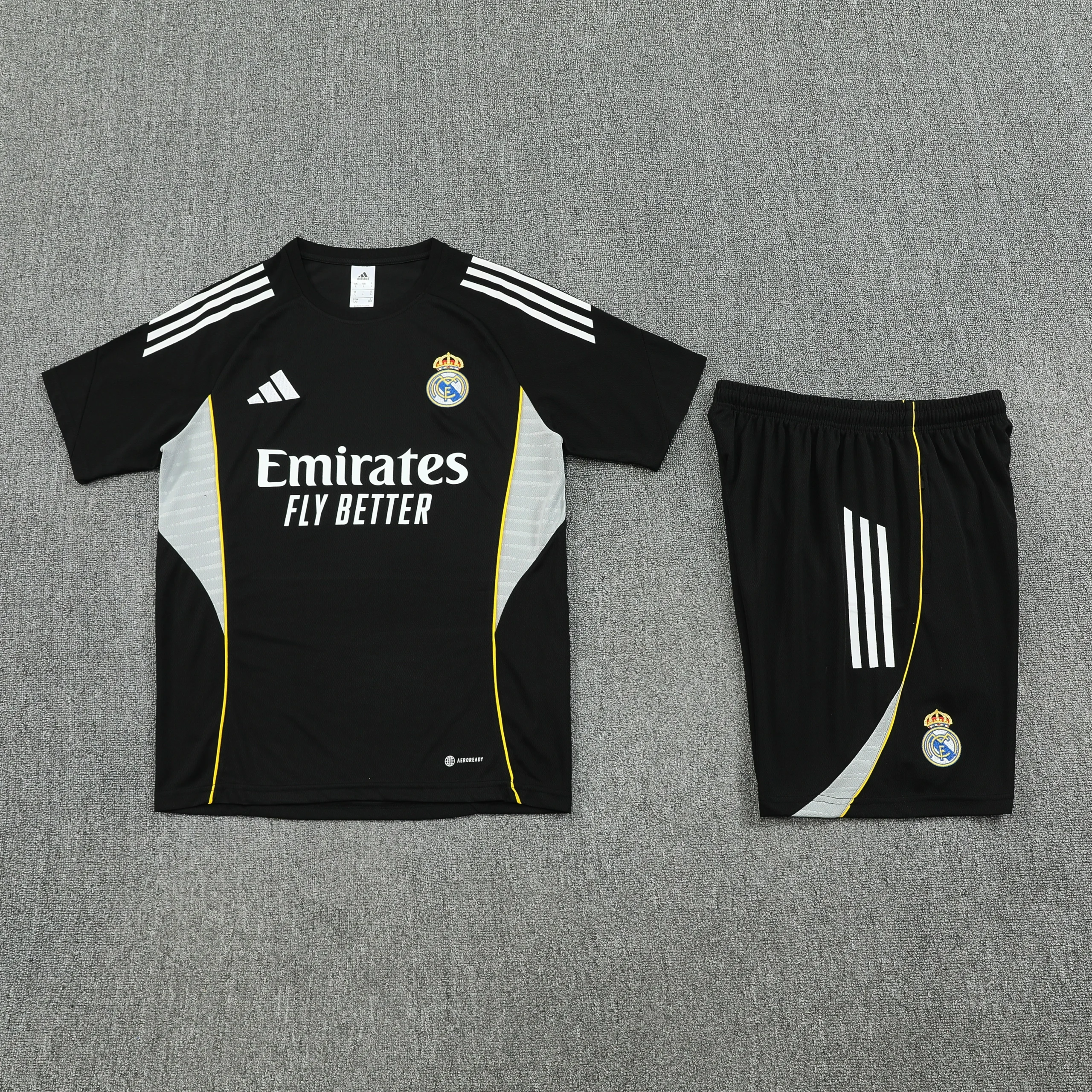 Real Madrid Training Jersey Kit Black 2025/26 - Image 3