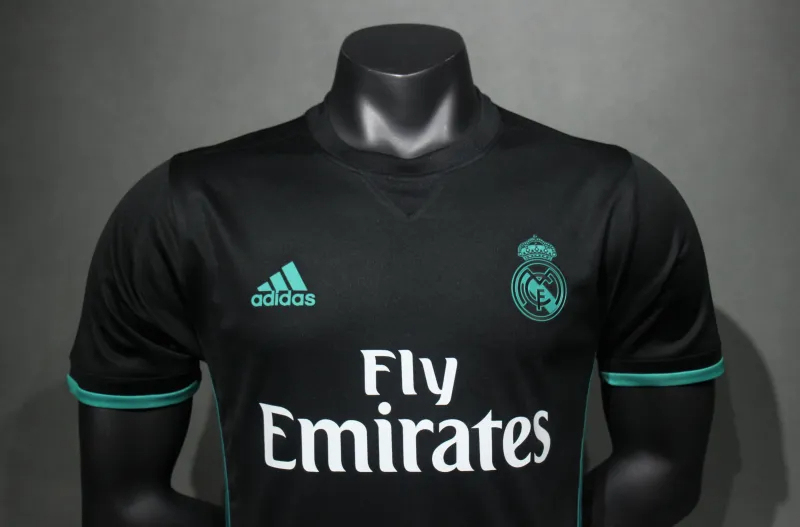 Real Madrid Retro Jersey Away Soccer Shirt 2017/18 - Image 4