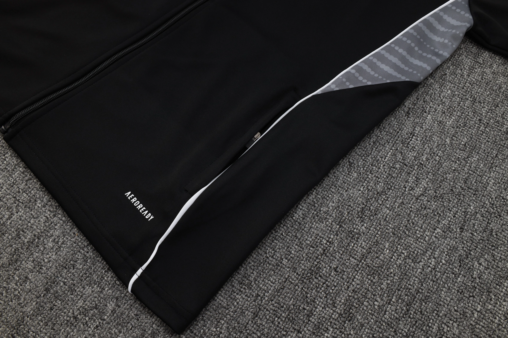 Real Madrid Training Kit (Jacket+Pants) Black 2025/26 - Image 3