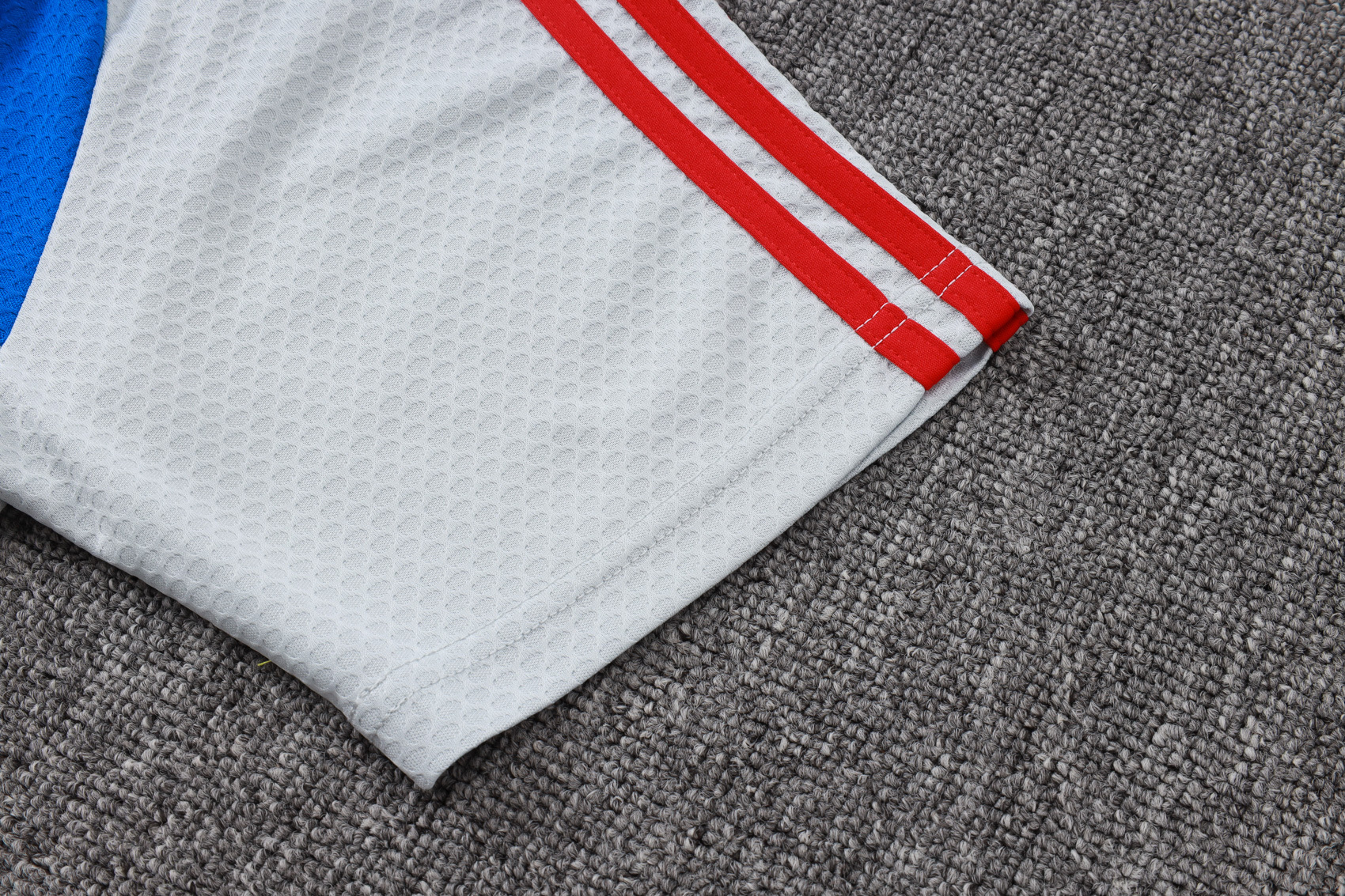 Bayern Munich Training Kit (Polo+Pants) Gray 2025/26 - Image 2
