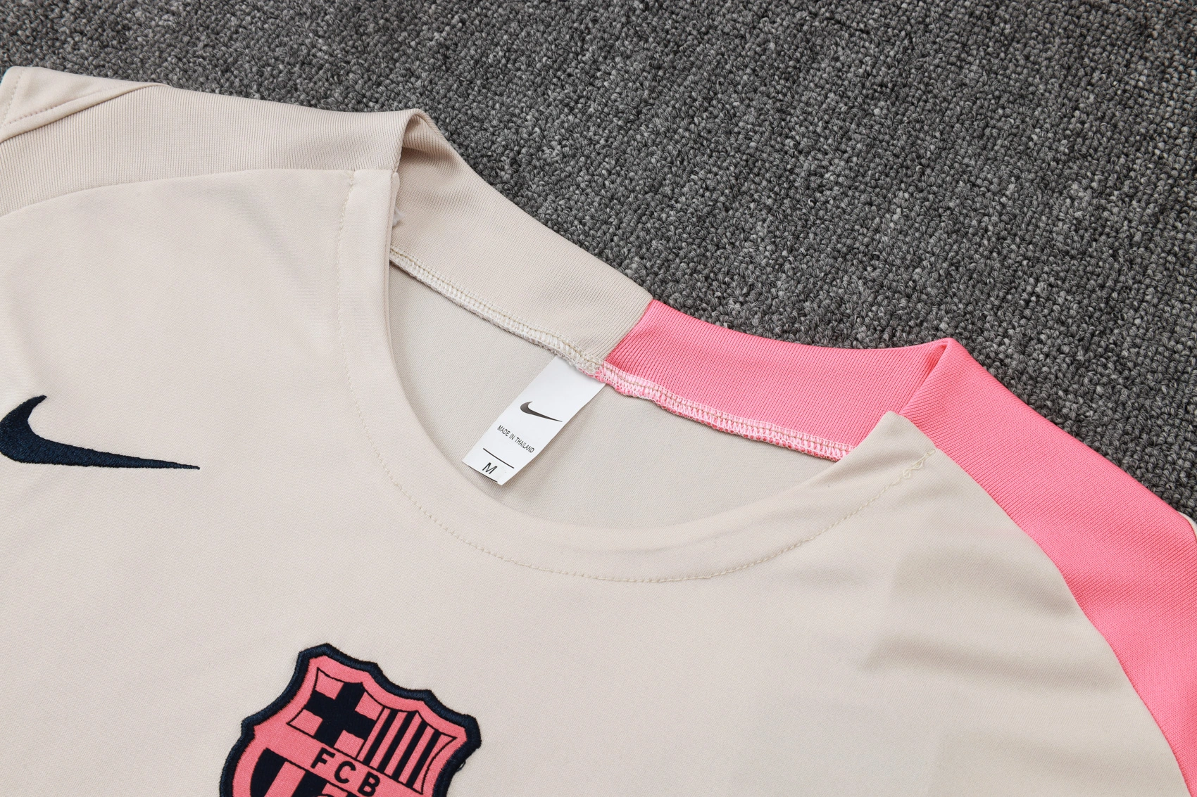 Barcelona Sleeveless Training Kit Beige 2025/26 - Image 6