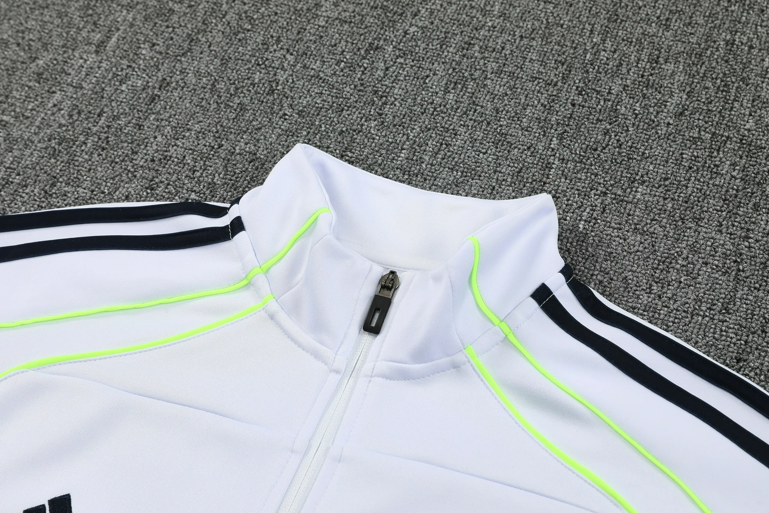 Real Madrid Training Kit (Jacket+Pants) White 2025/26 - Image 5