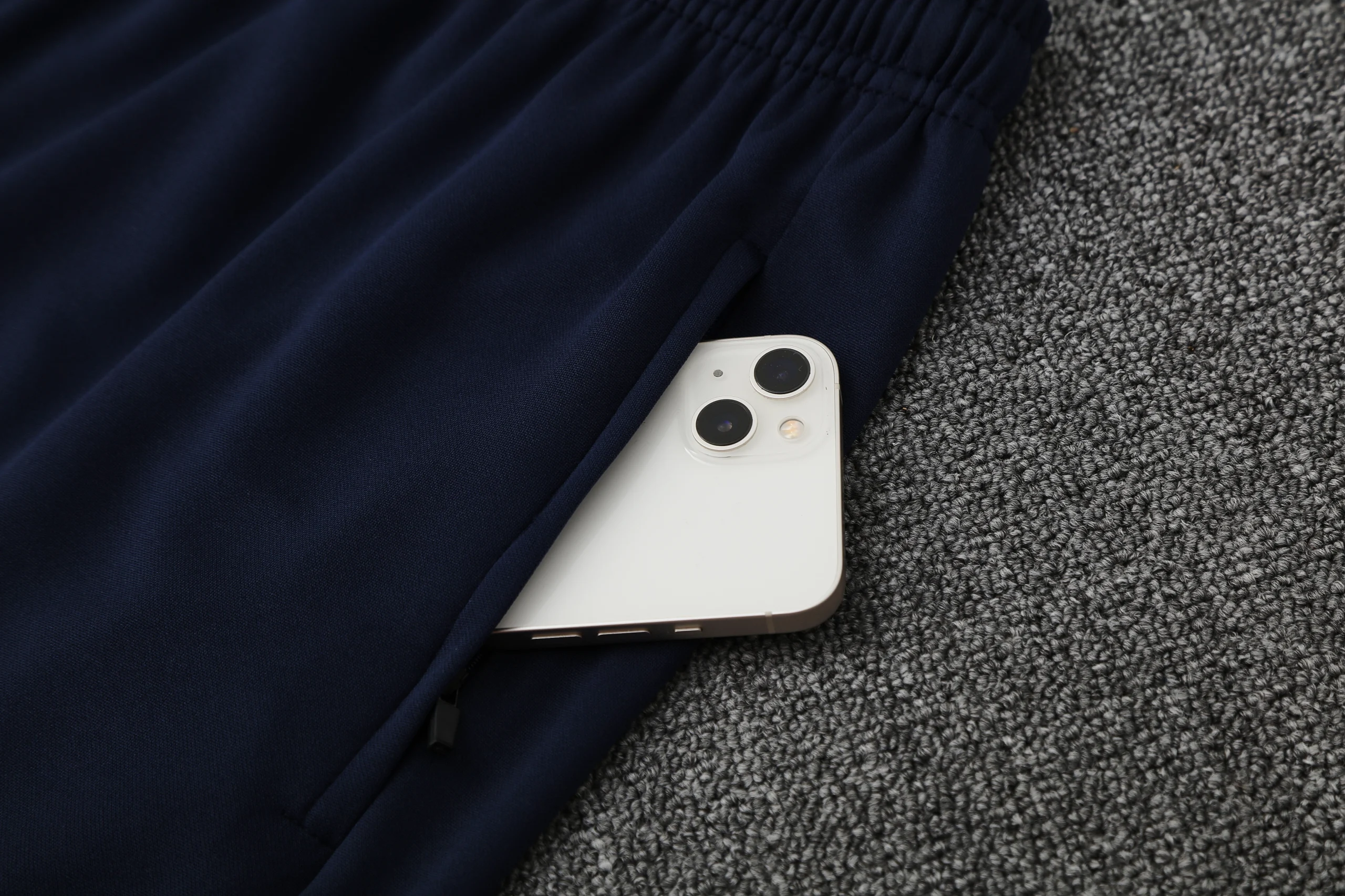 Barcelona Training Kit (Sweatshirt+Pants) Pink 2025/26 - Player Version - Image 4