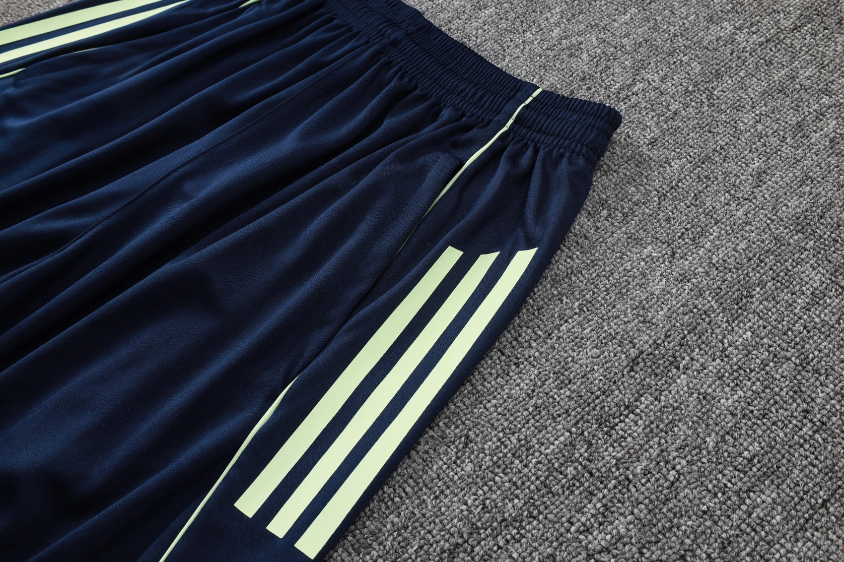 Real Madrid Training Jersey Kit Green 2025/26 - Image 4