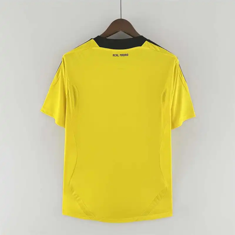 Real Madrid Retro Jersey Away Goalkeeper Yellow Soccer Custom Shirt 2011/12 - Image 2