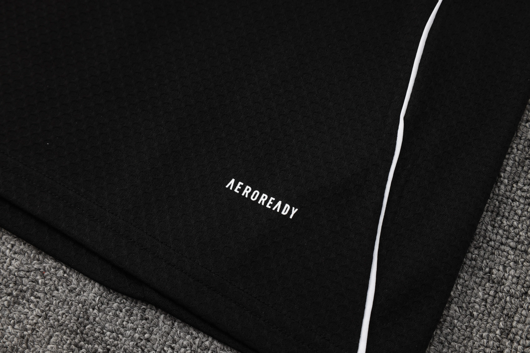 Real Madrid Training Jersey Kit Black 2025/26 - Image 3