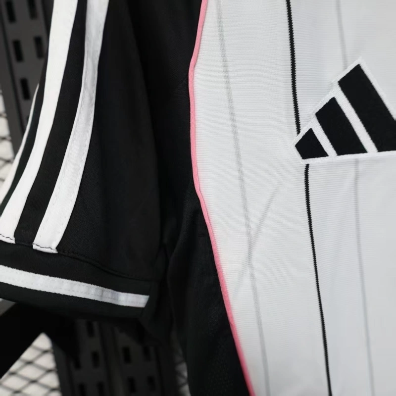 Juventus x US Pack Baseball Custom Shirt 2025/26 - Image 4