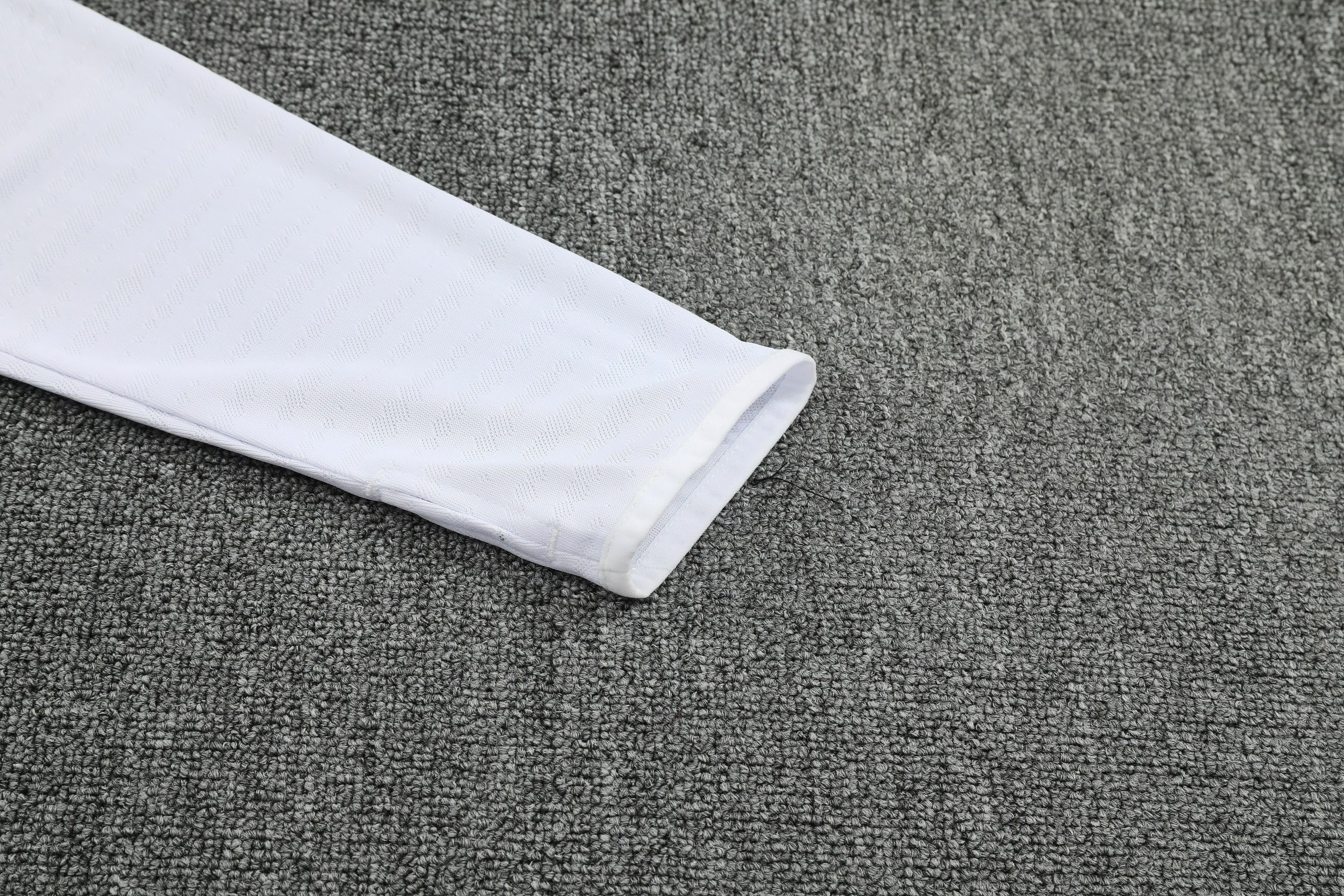 Real Madrid Training Kit (Sweatshirt+Pants) White 2025/26 - Player Version - Image 3