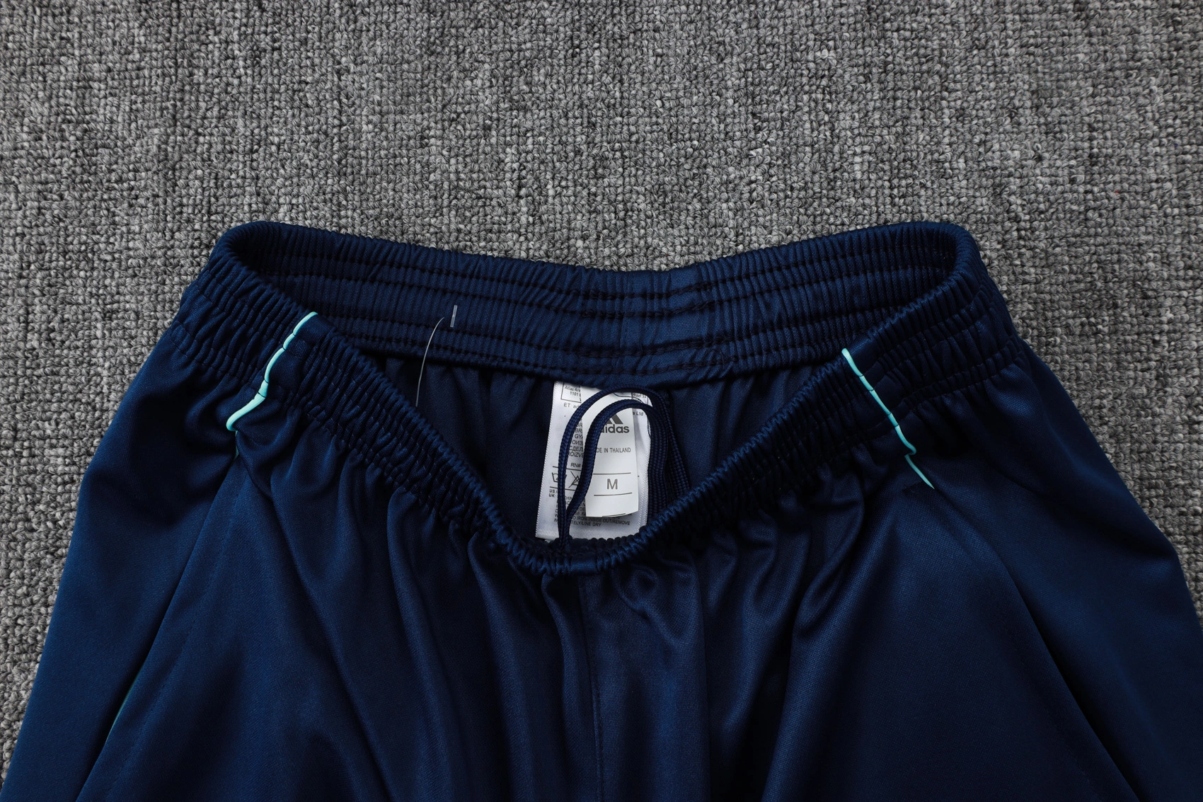 Arsenal Training Kit (Polo+Pants) Green 2025/26 - Image 6