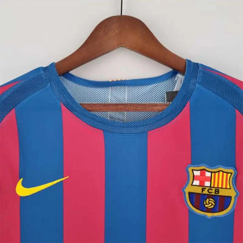 Barcelona Retro Jersey Home Long Sleeve Soccer Shirt 2005-06 - Image 5