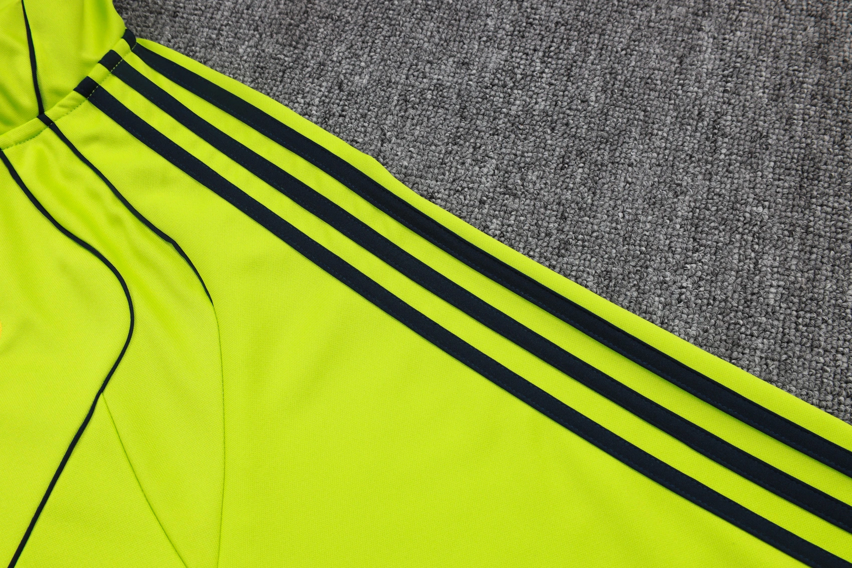 Real Madrid Training Kit (Jacket+Pants) Green 2025/26 - Image 4