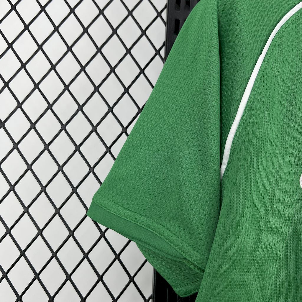 Manchester United Retro Green Goalkeeper Football Jersey Shirt 2007/08 - Image 5