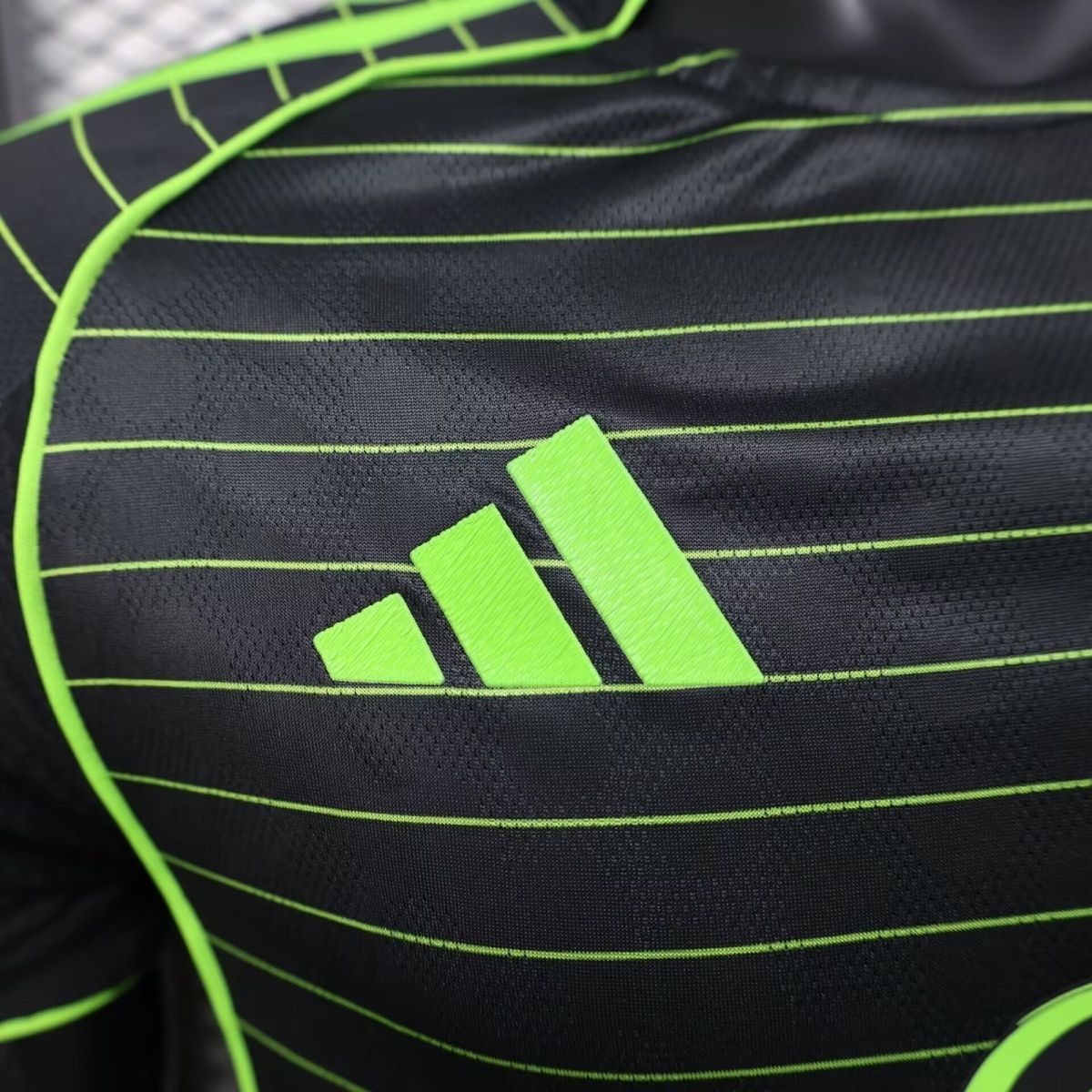 Celtic Soccer Jersey Away Shirt 2025-26 - Image 4