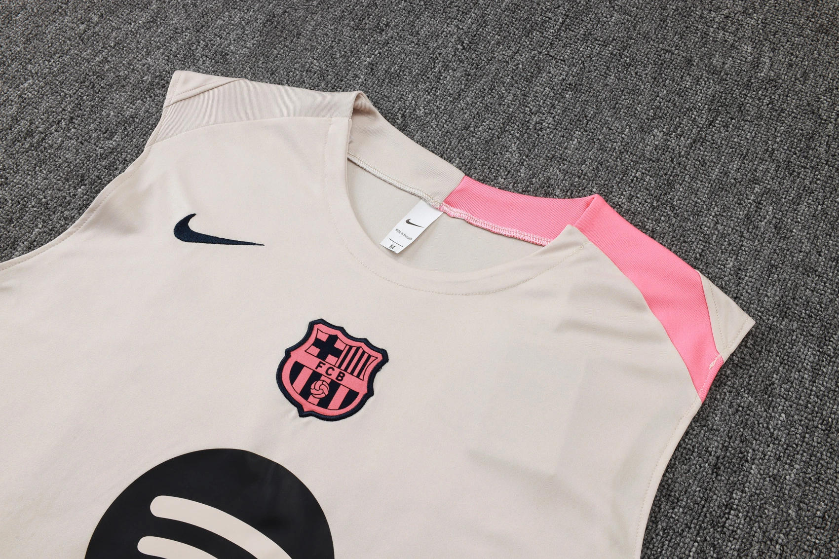 Barcelona Sleeveless Training Kit Beige 2025/26 - Image 5