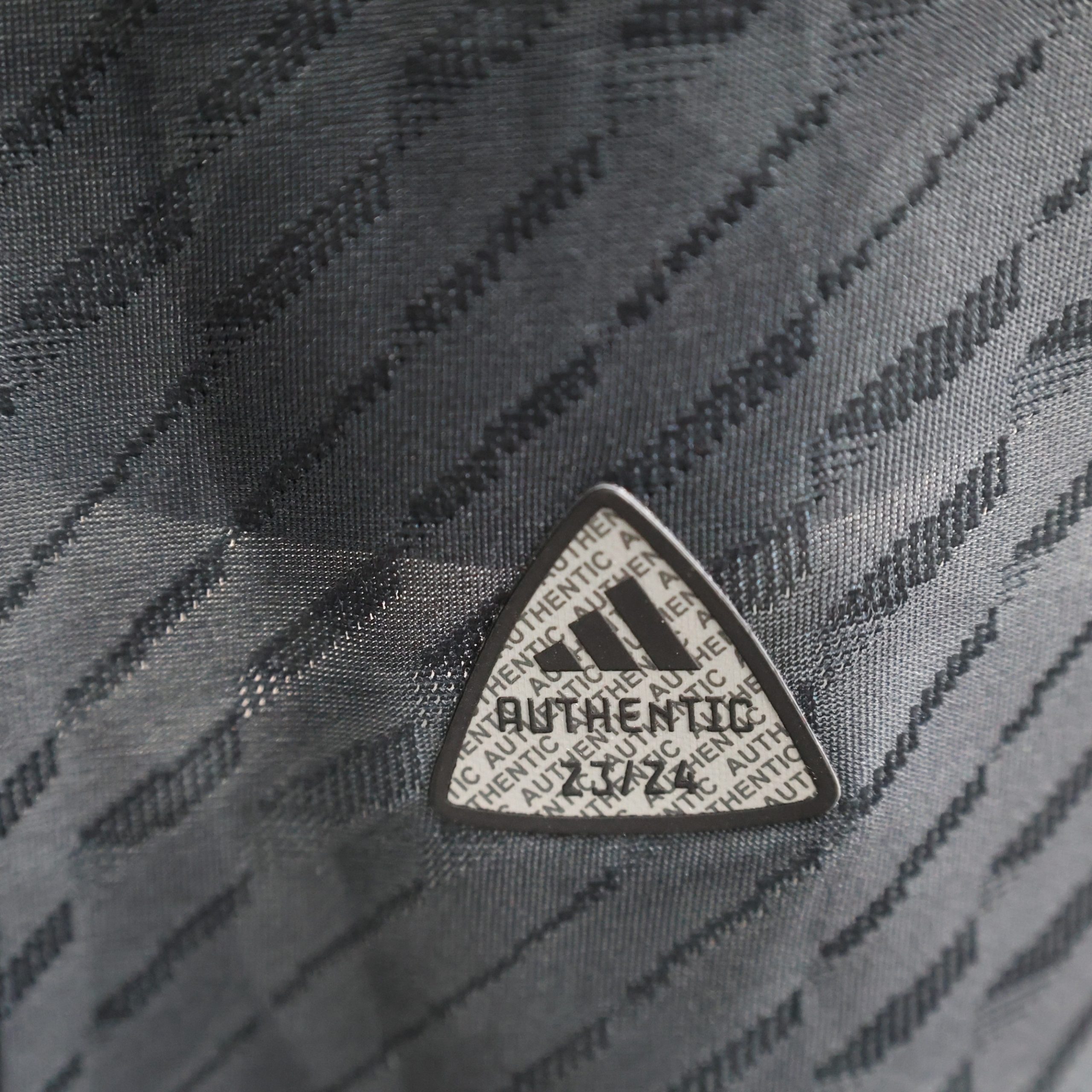 Manchester United Pre-Match Football Jersey Shirt 2023/24 - Image 3