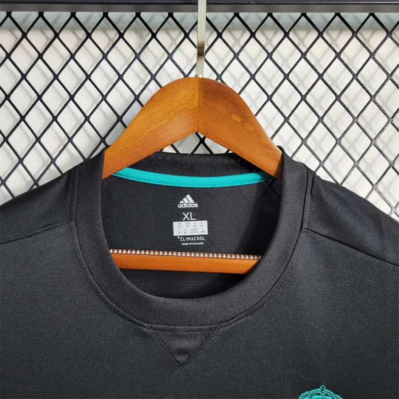 Real Madrid Retro Jersey Away Soccer Shirt 2017/18 - Image 5