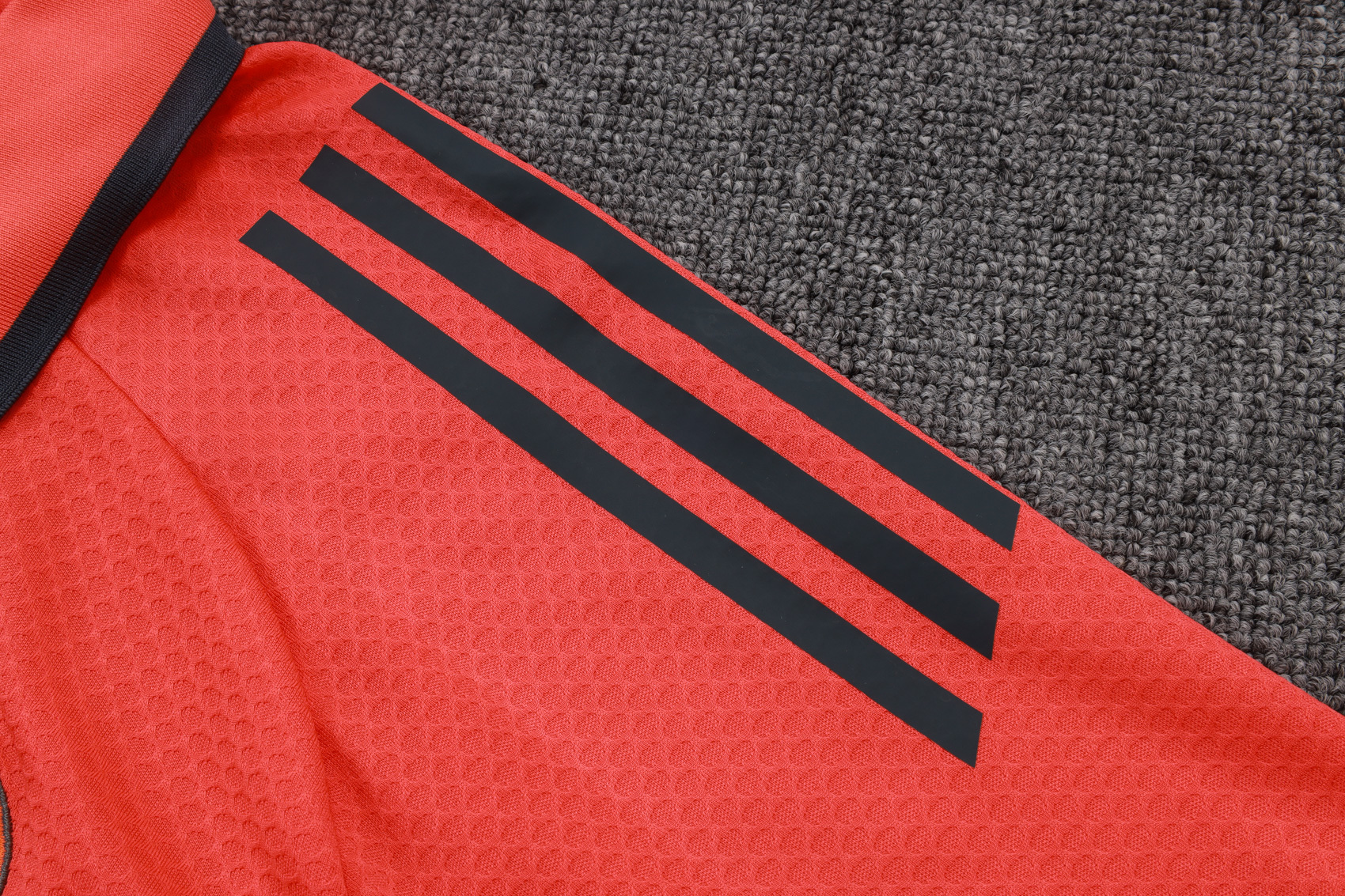 Bayern Munich Training Kit (Polo+Pants) Orange 2025/26 - Image 3