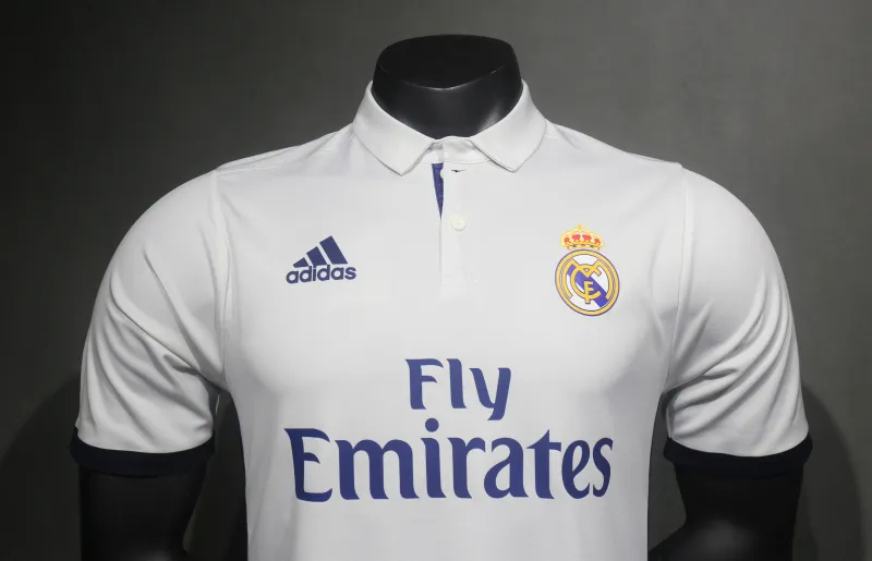 Real Madrid Retro Jersey Home Soccer Shirt 2016/17 - Image 3