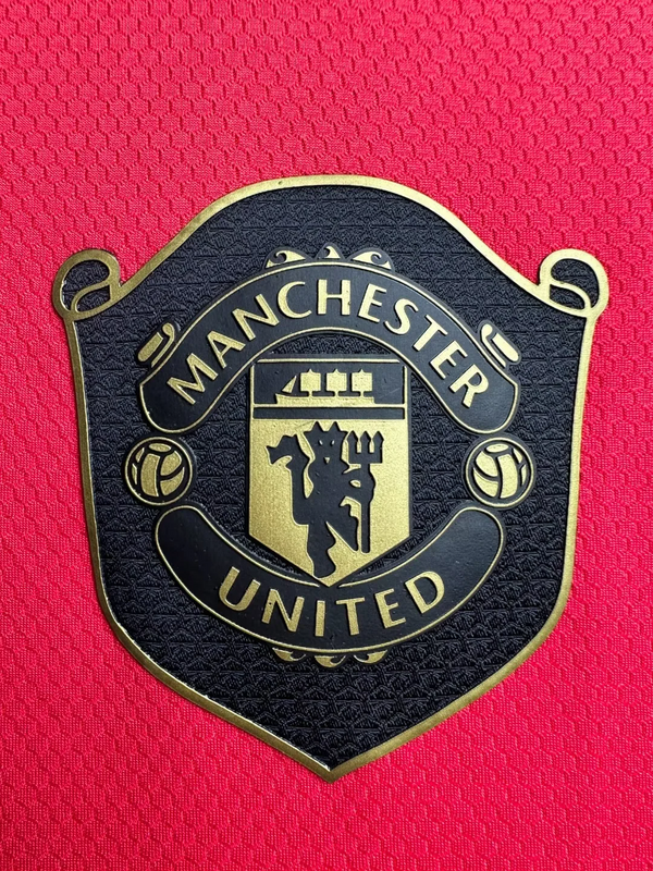 Manchester United Retro Home Football Jersey Shirt 2019/20 - Image 6